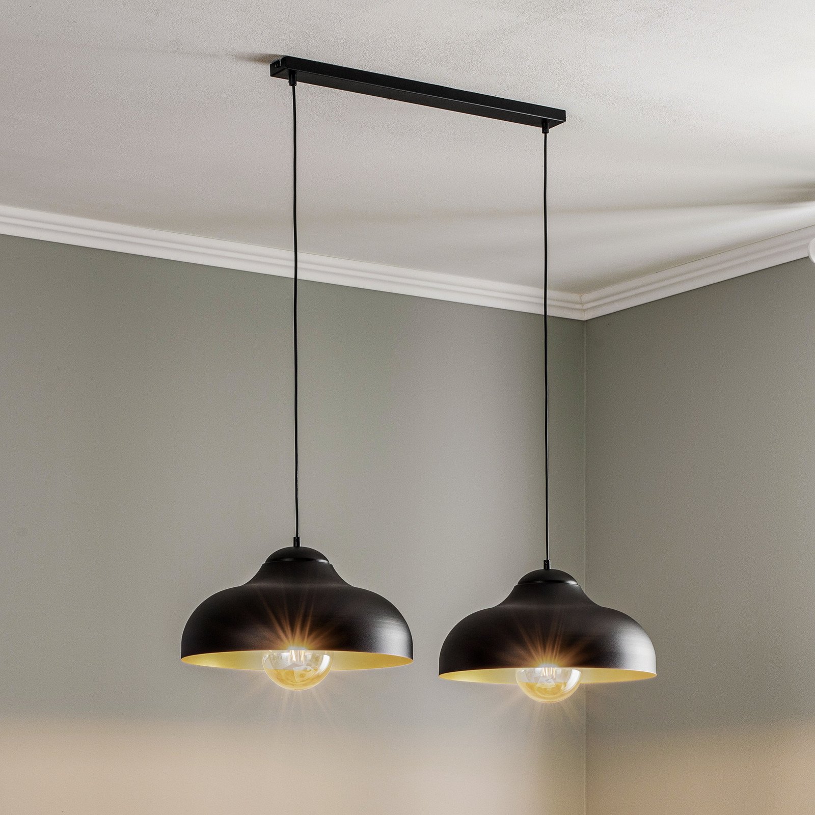 Luminex Lampă suspendată Basca exterior negru interior auriu 2 becuri. - Camera de zi / sufragerie - Design industrial - negru mat auriu - Metal