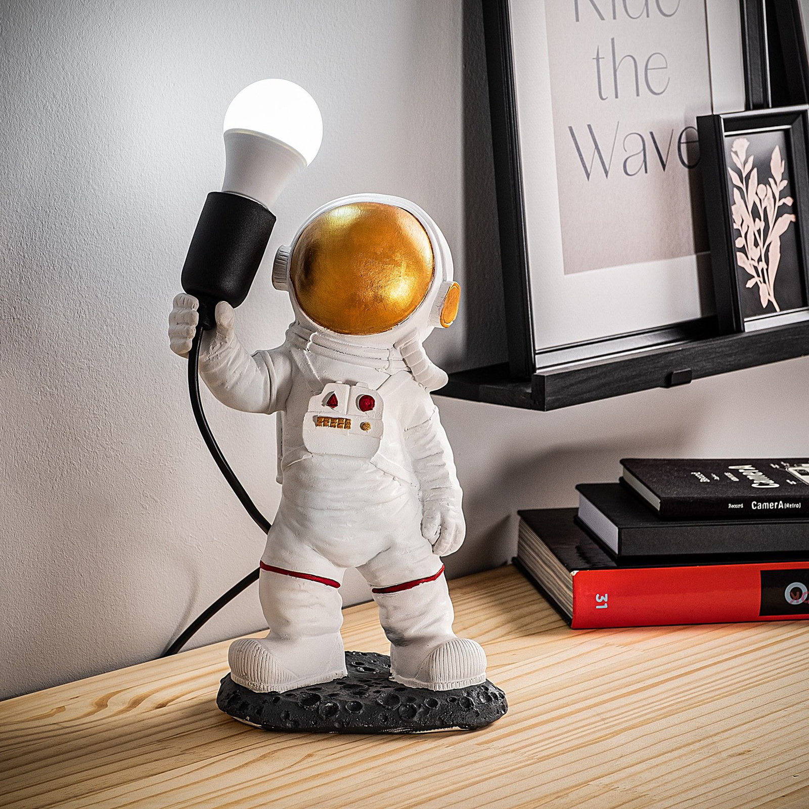 Astronaut-1 bordlampe, hvit, polyester, høyde 32 cm