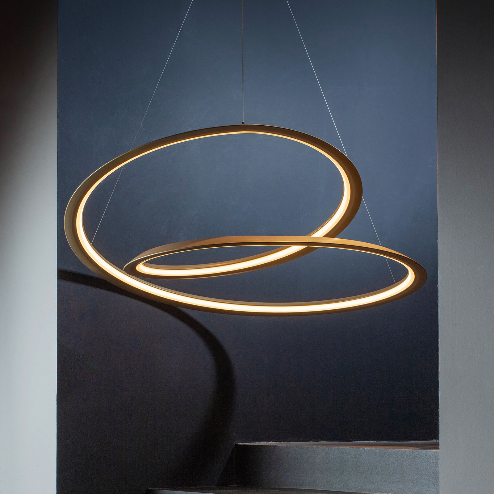 Nemo Kepler lampă suspendată Nemo Kepler 2.700K Down Ø110cm auriu - Camera de zi / sufragerie - modern - lăcuit cu aur - Metal