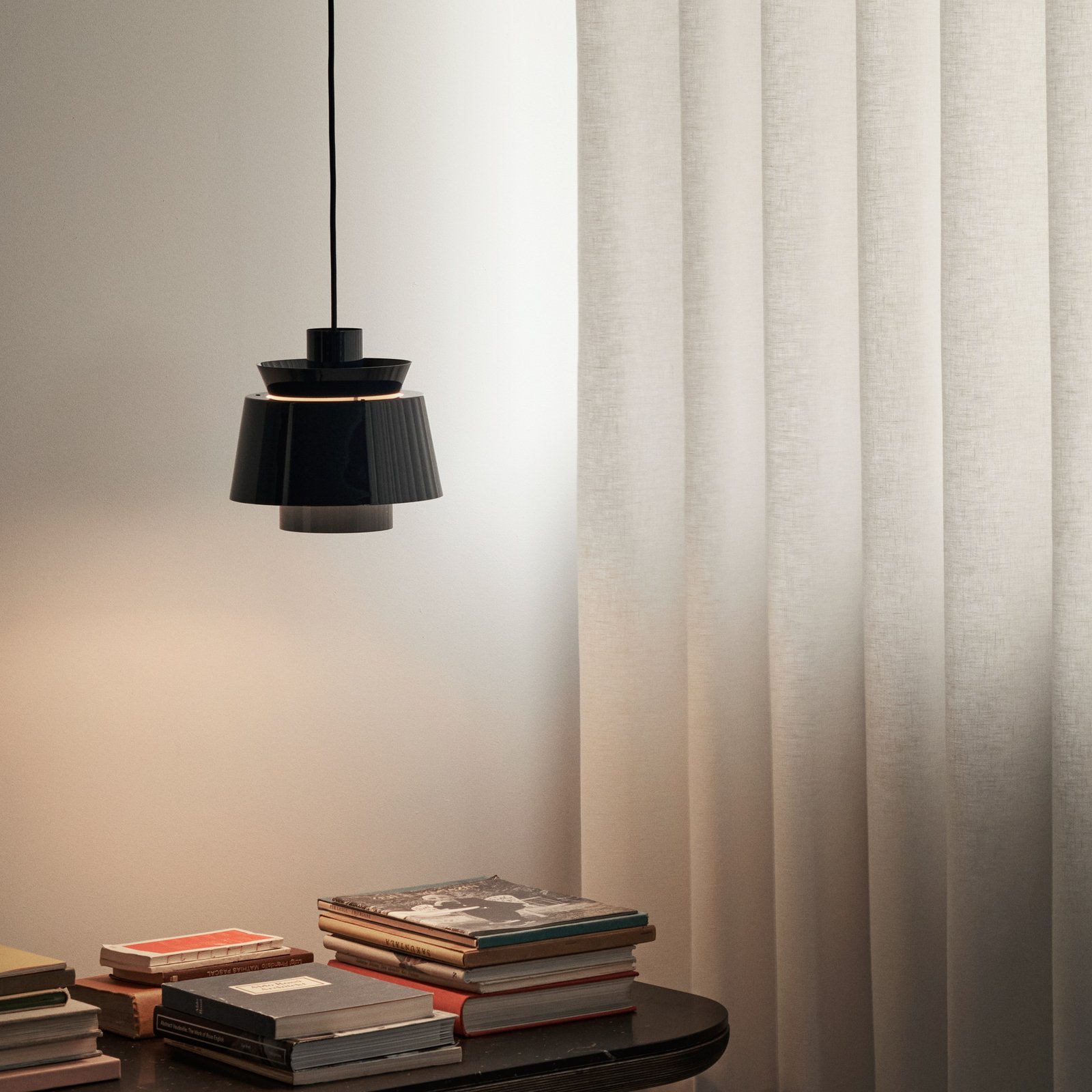 Lámpara colgante Utzon JU1 azul acero - &Tradition