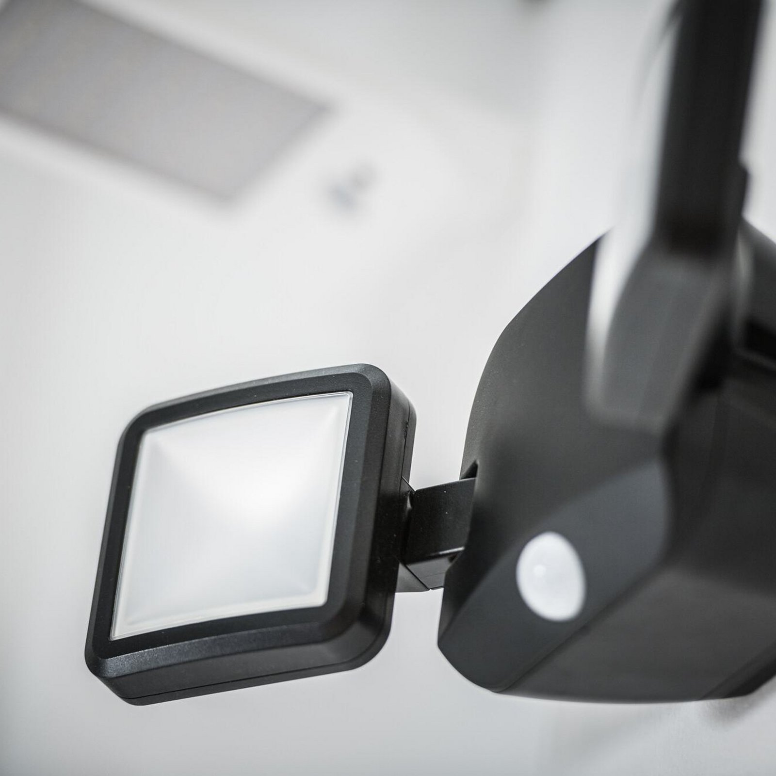OSRAM LED-Außenwandstrahler DOUBLE, schwarz 2-flg., Batterie