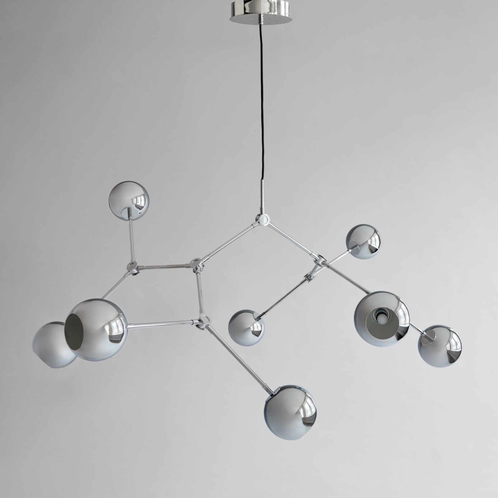 Drop Globe lysekrone, krom, 150 cm, E14 – 101 Copenhagen