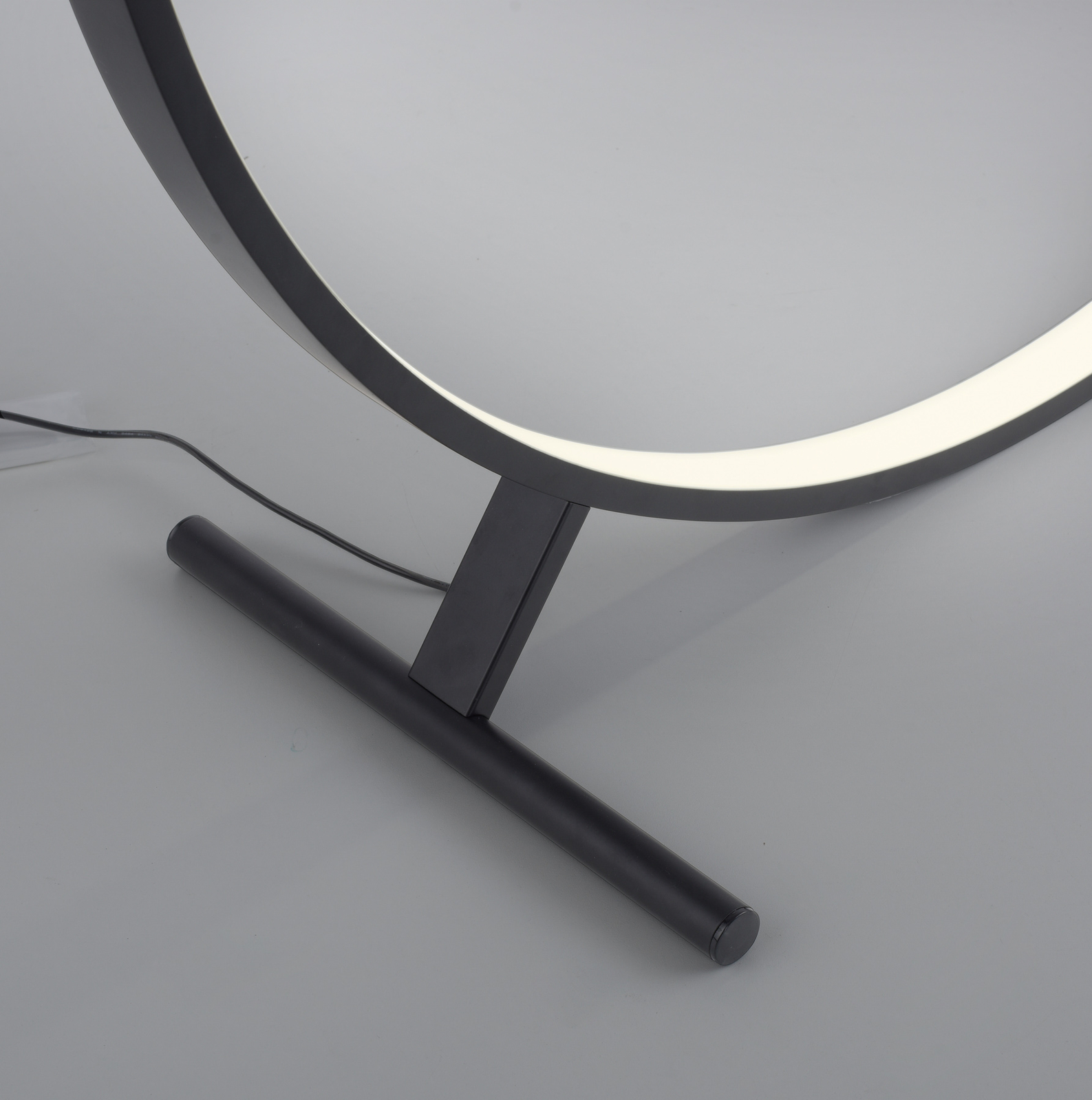 LED floor lamp Hula CCT with remote control Ø 100cm