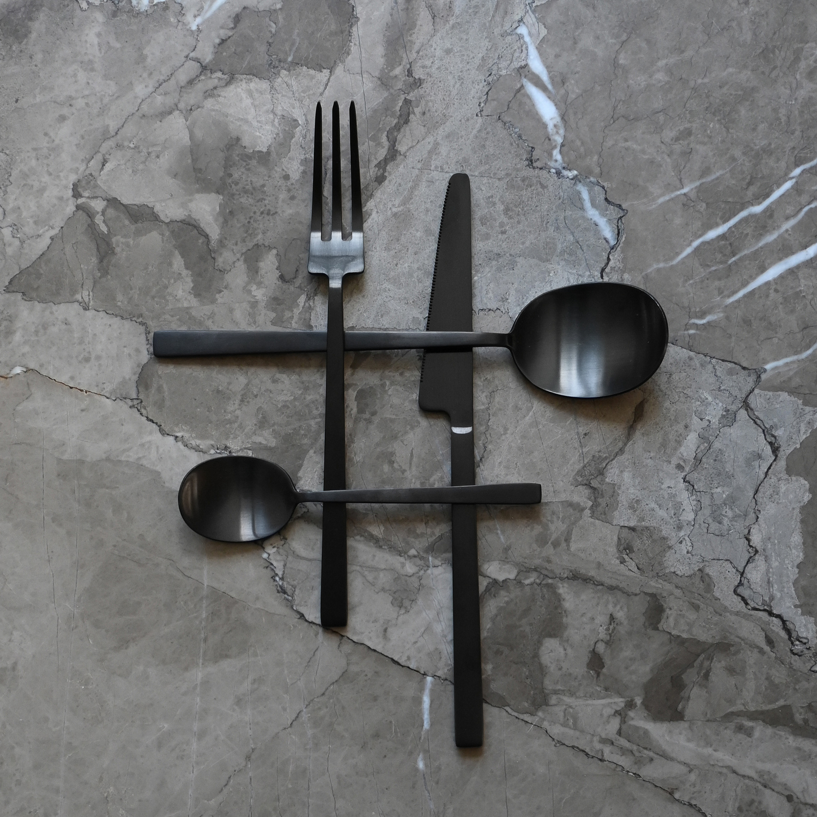 Zestaw sztućców Kogei, czarny, zestaw 16 sztuk – 101 Copenhagen