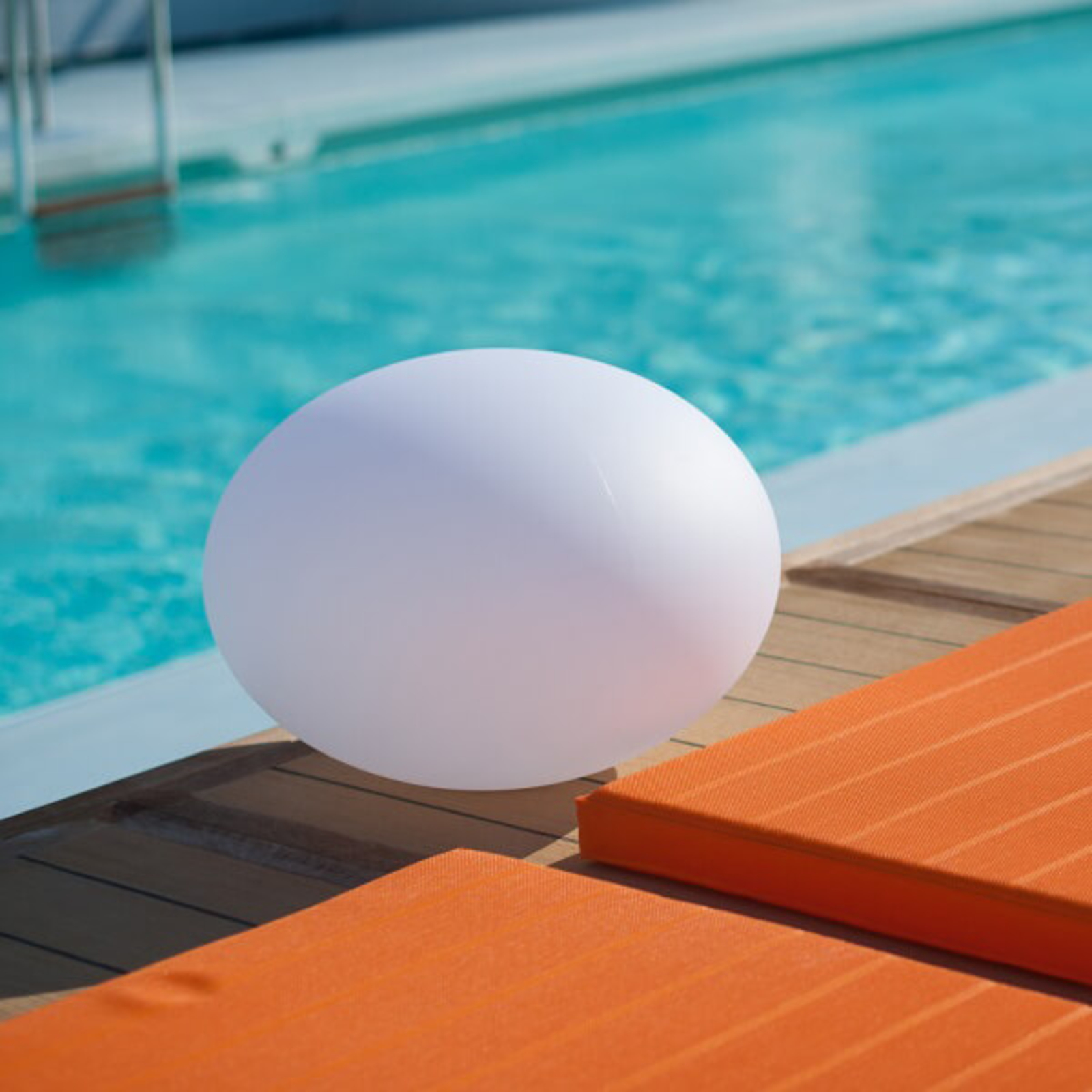 Flatball - plávajúce dekoratívne svetlo LED