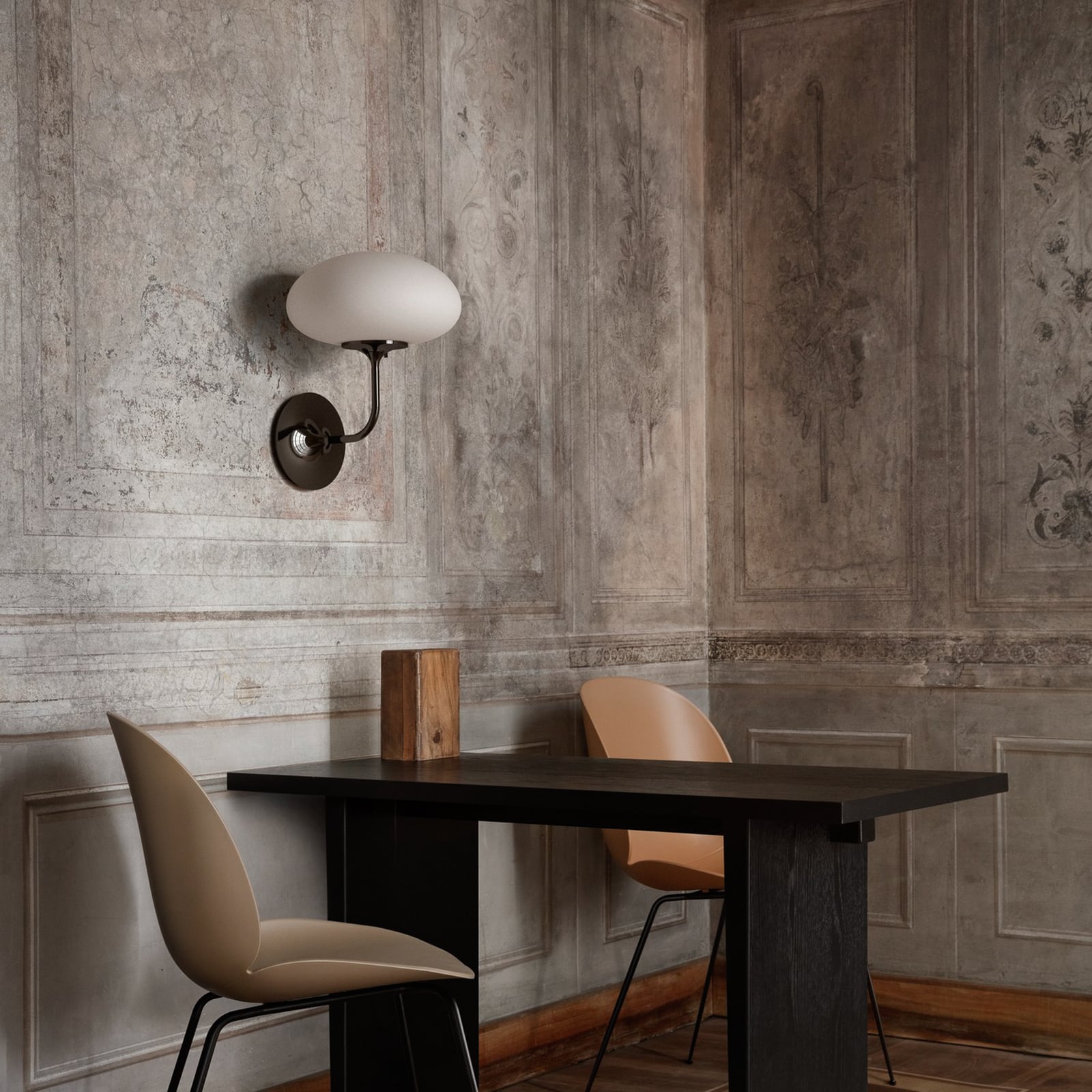 Gubi Applique Stemlite, nero-cromo, larghezza 32 cm Spina