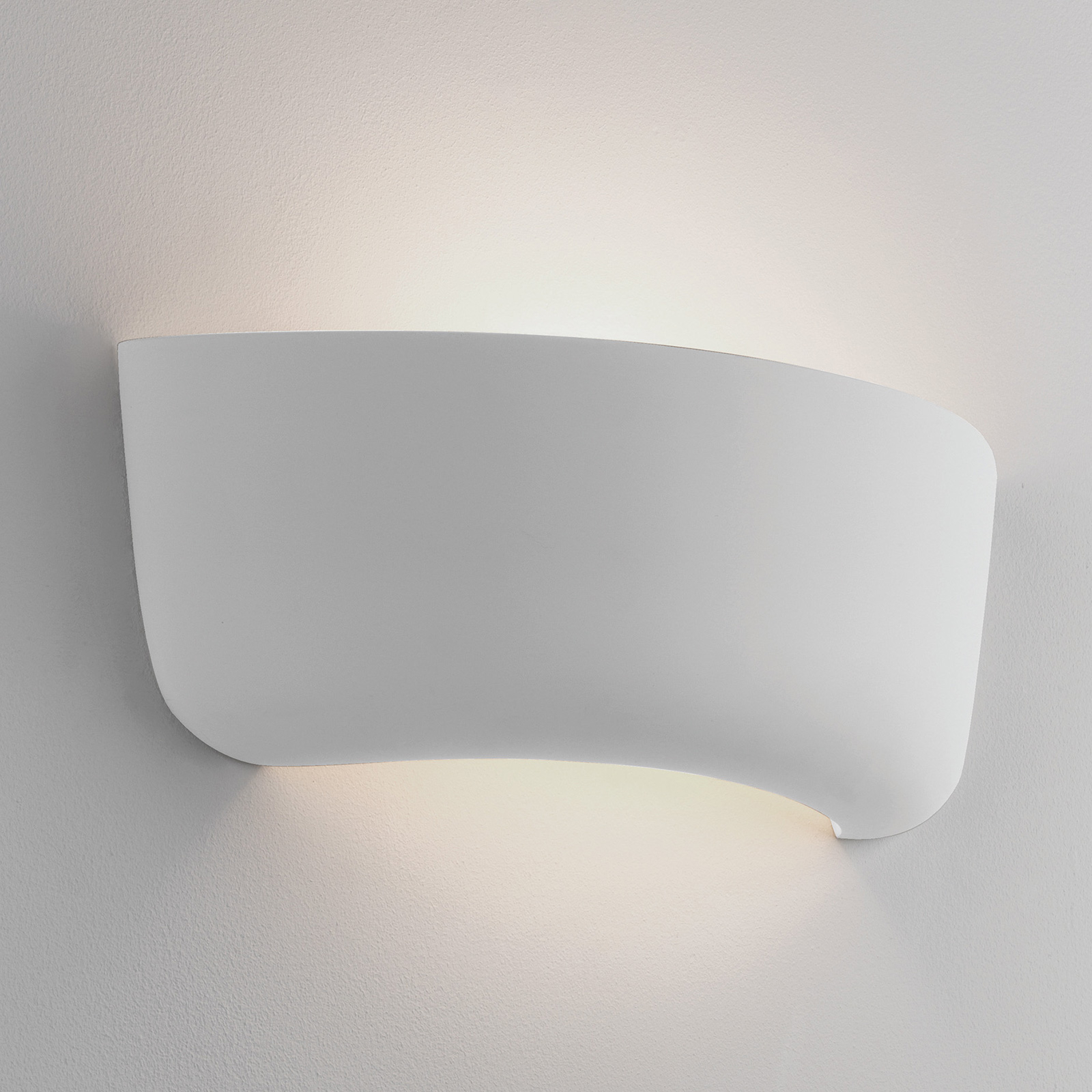 Astro Gosford 340 væglampe af keramik, 34 cm