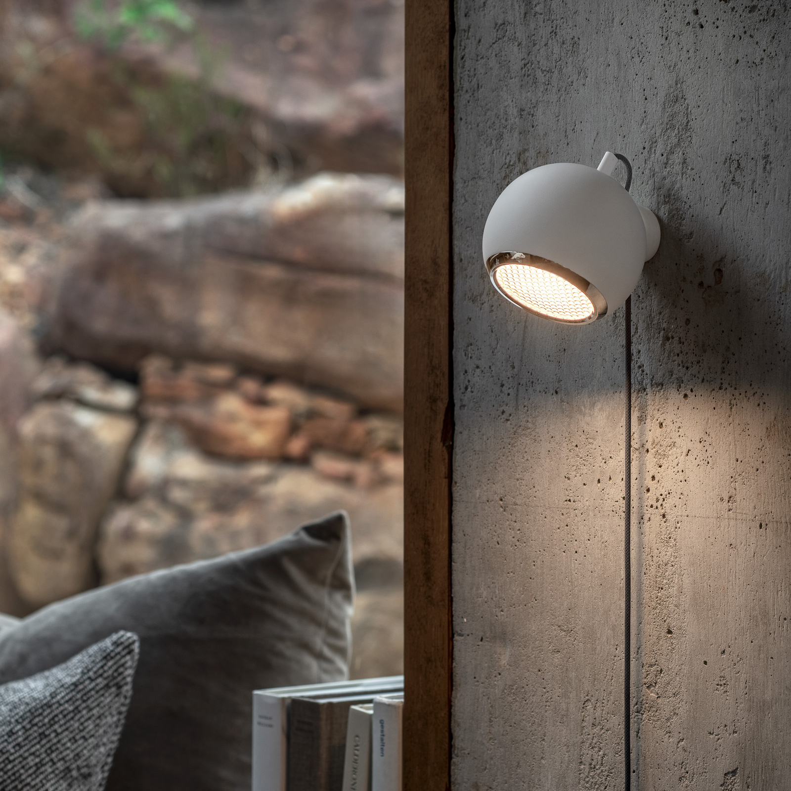 Norbitt 3.0 LED rechargeable table lamp, white, CCT - MR. WATTSON