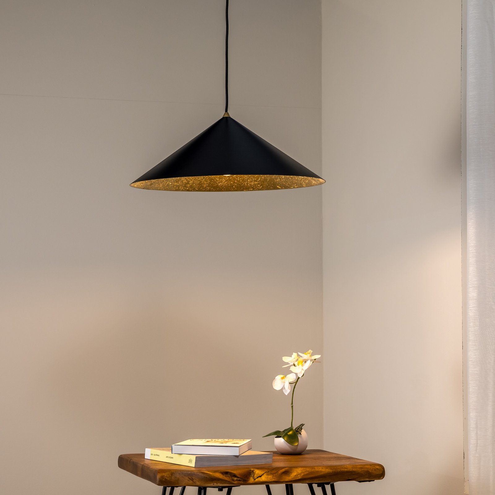 Fuji pendant light, composite fibre, black/gold-coloured, Ø 50 cm