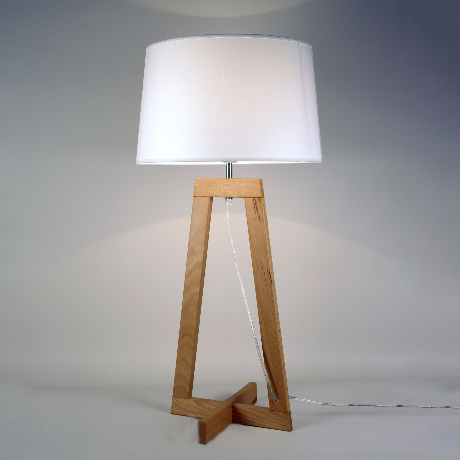 Lampa stołowa Sacha LT z tkaniny i drewna