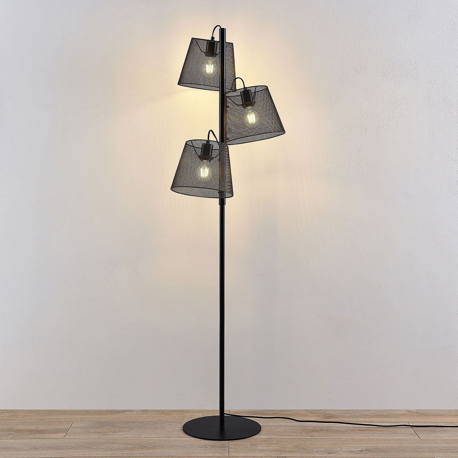Lindby Kirill vloerlamp 3-lamps