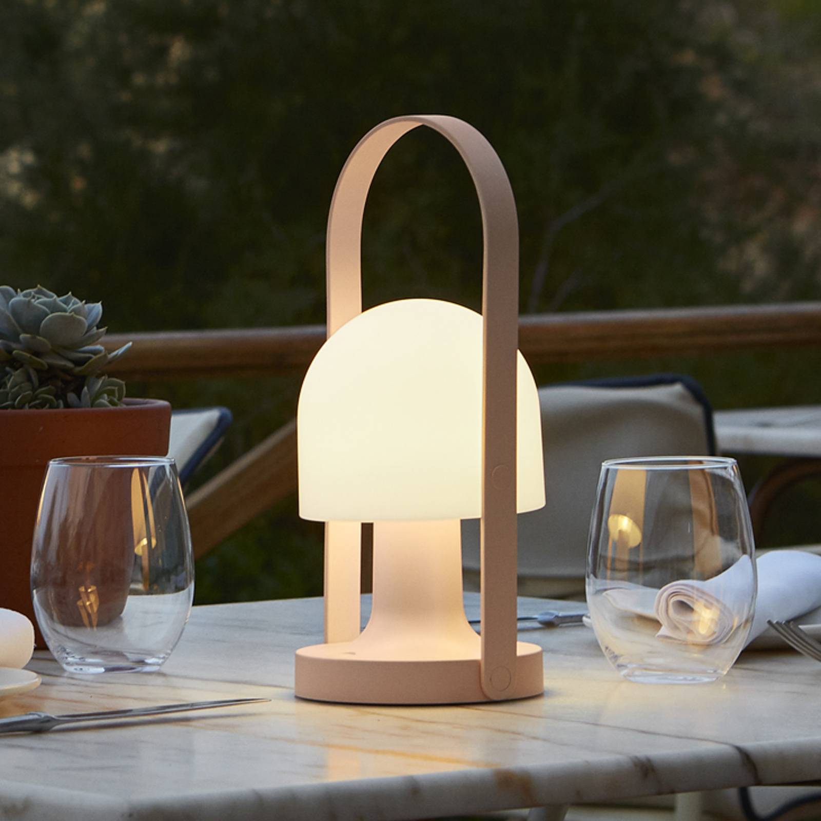 MARSET FollowMe LED-batteribordslampa rosa