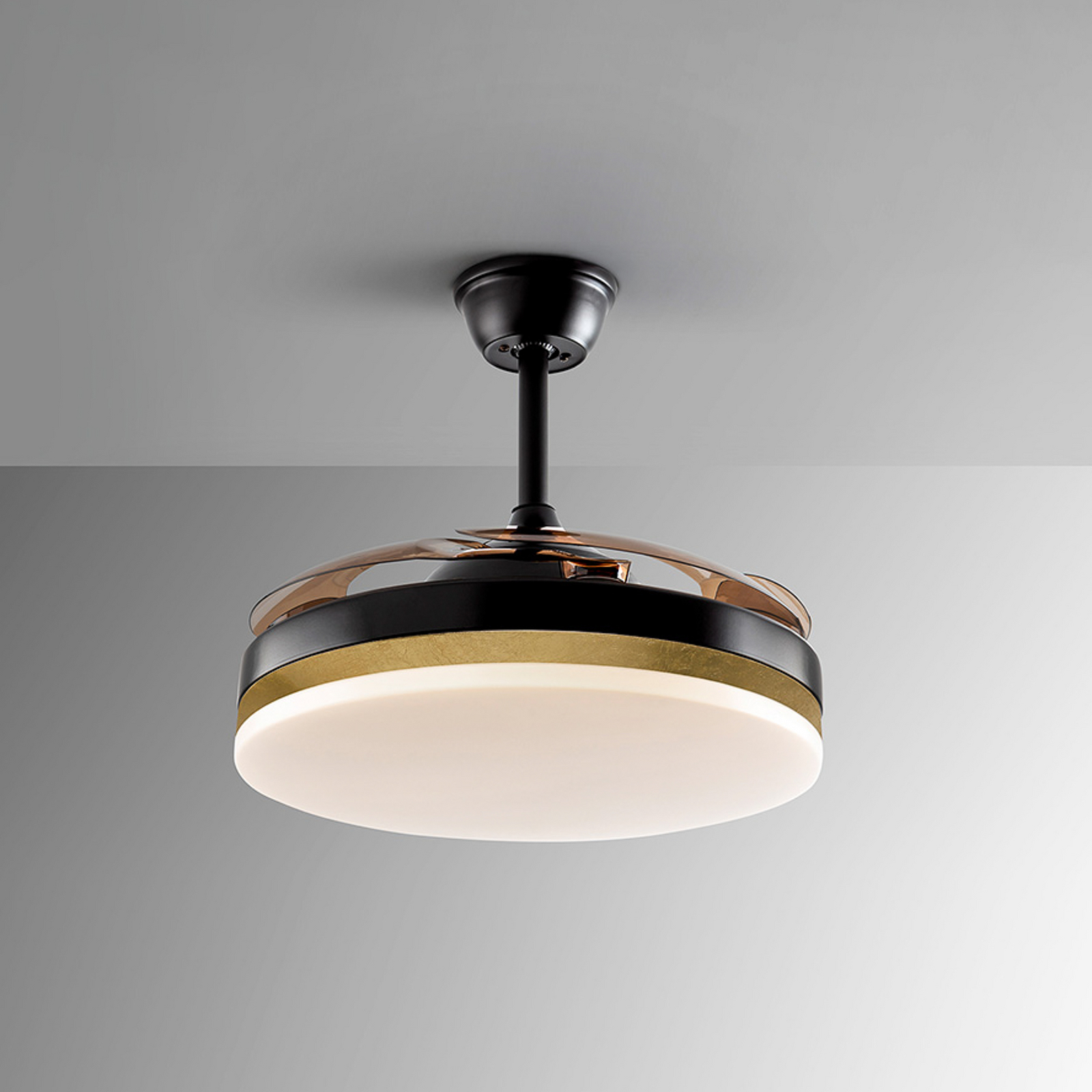 LED stropni ventilator Vento črn/zlati/dimast Ø 100 cm tih