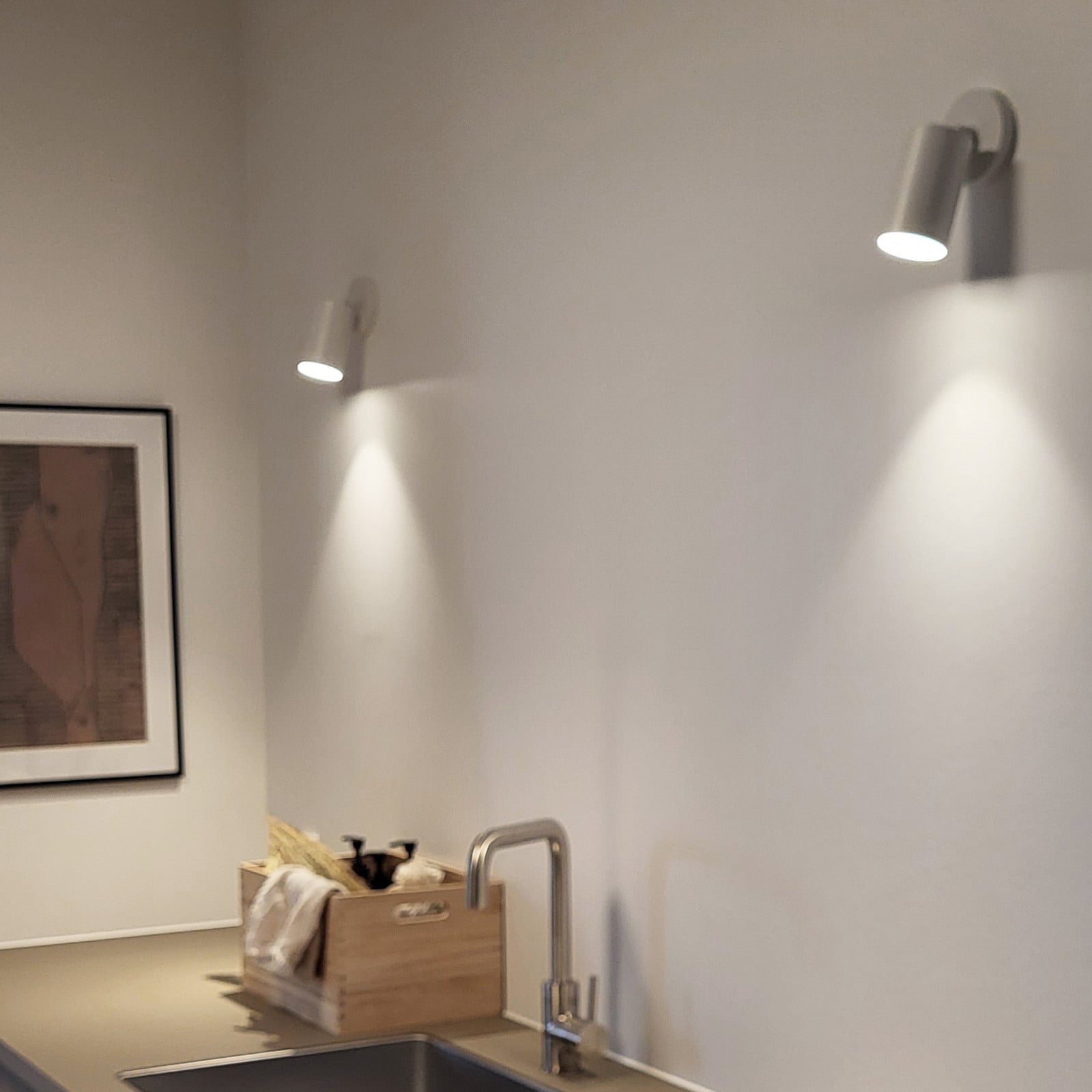 SpotOn Circle 1 loft-/væglampe, hvid – Antidark - Stue - Aluminium billede