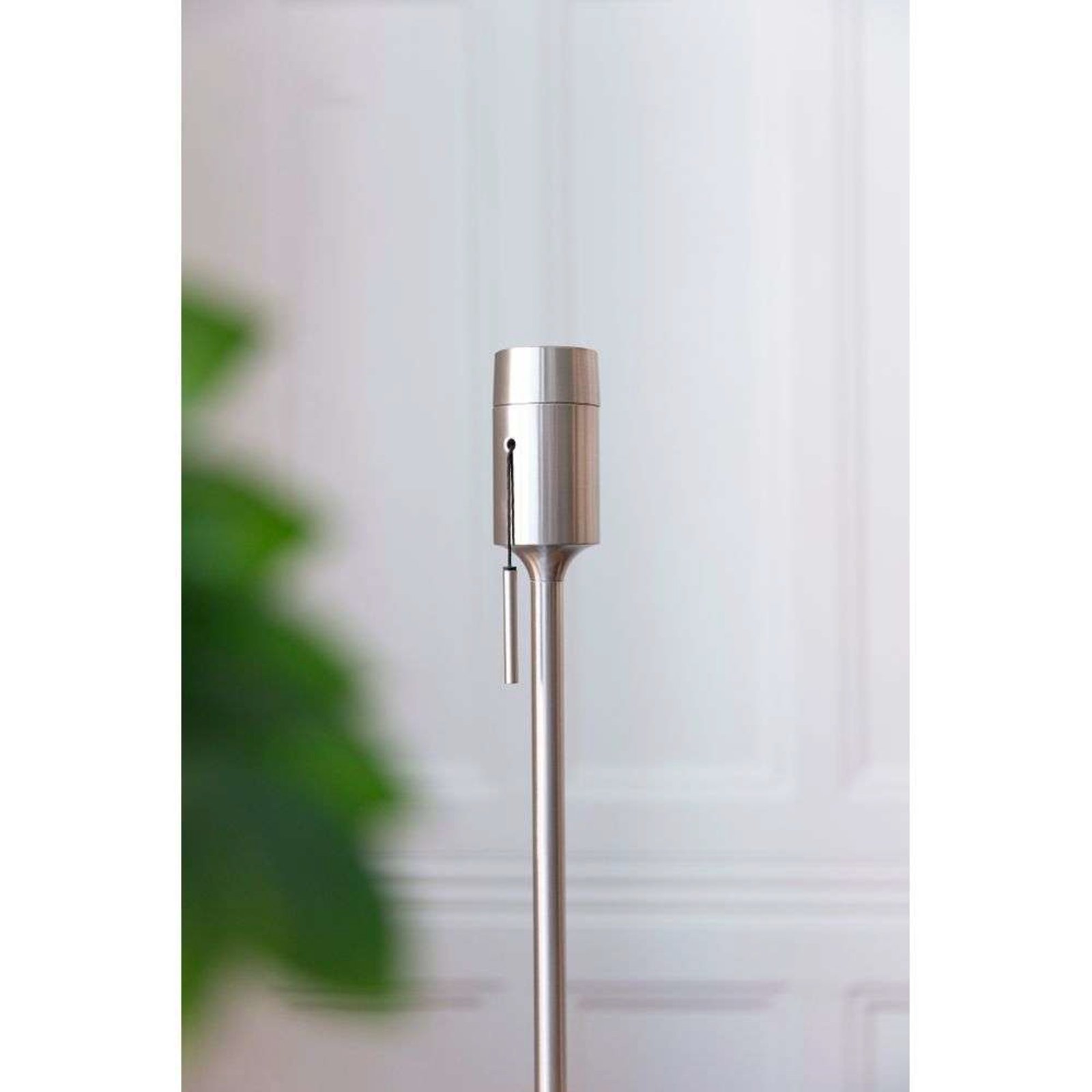 Santé Stand Stativ de Masa w/USB Brushed Steel - UMAGE