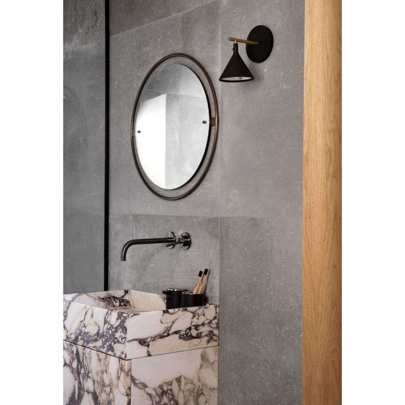 Cast Sconce Wall Lamp Dim. Black - Audo Copenhagen