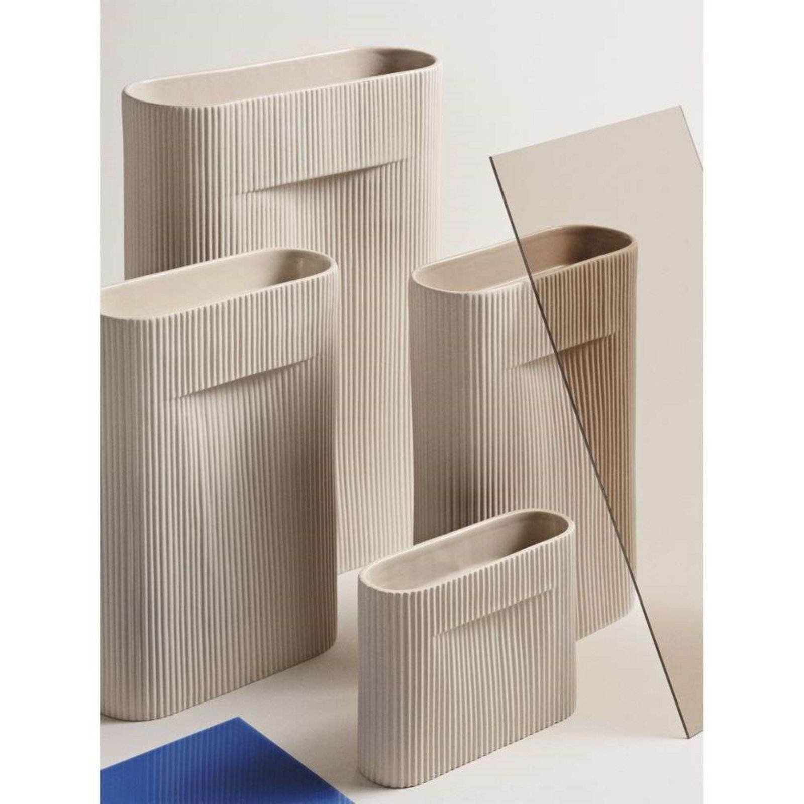 Ridge Vase H35 Beige - Muuto