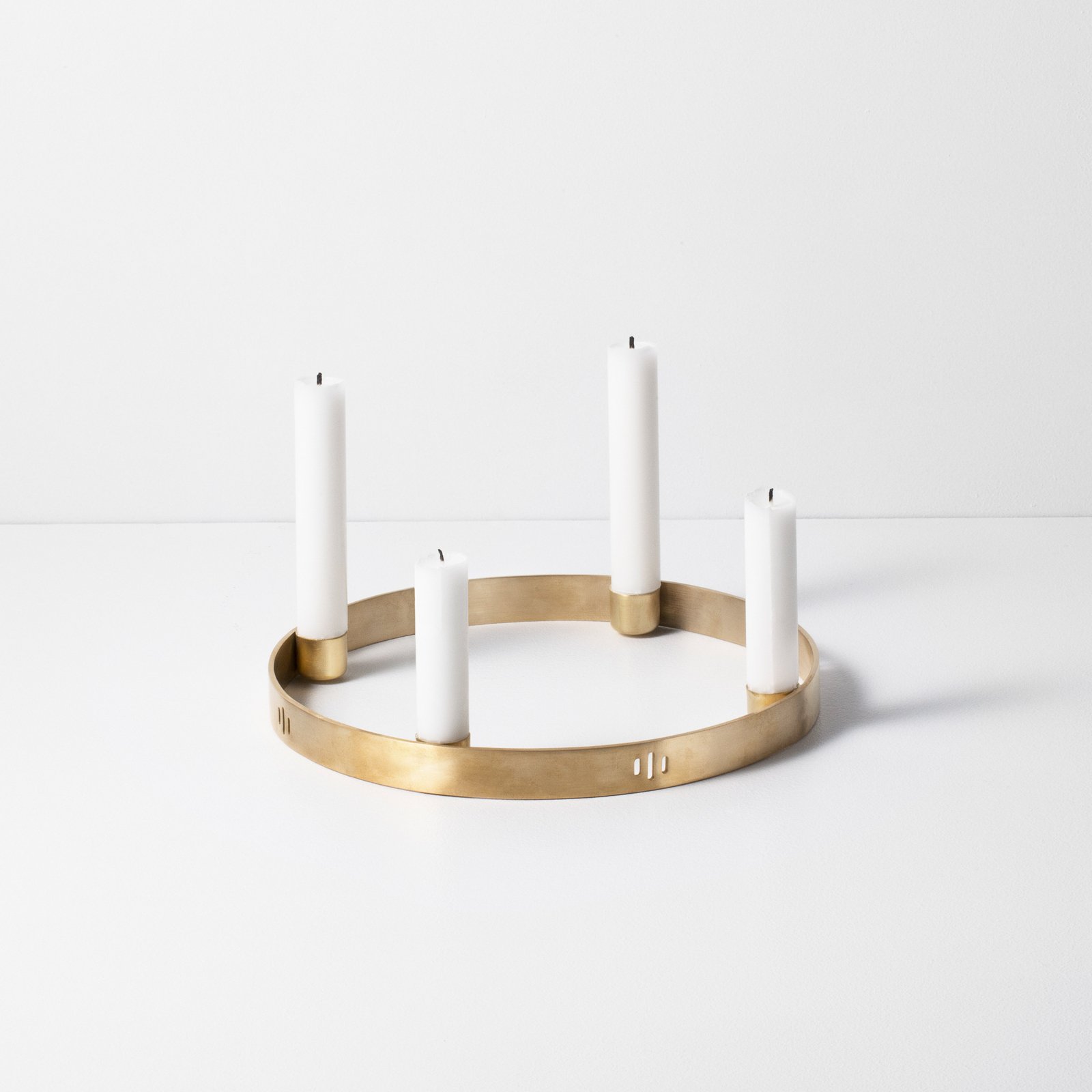 ferm LIVING Candlestick Circle, Ø 25 cm, polished, brass