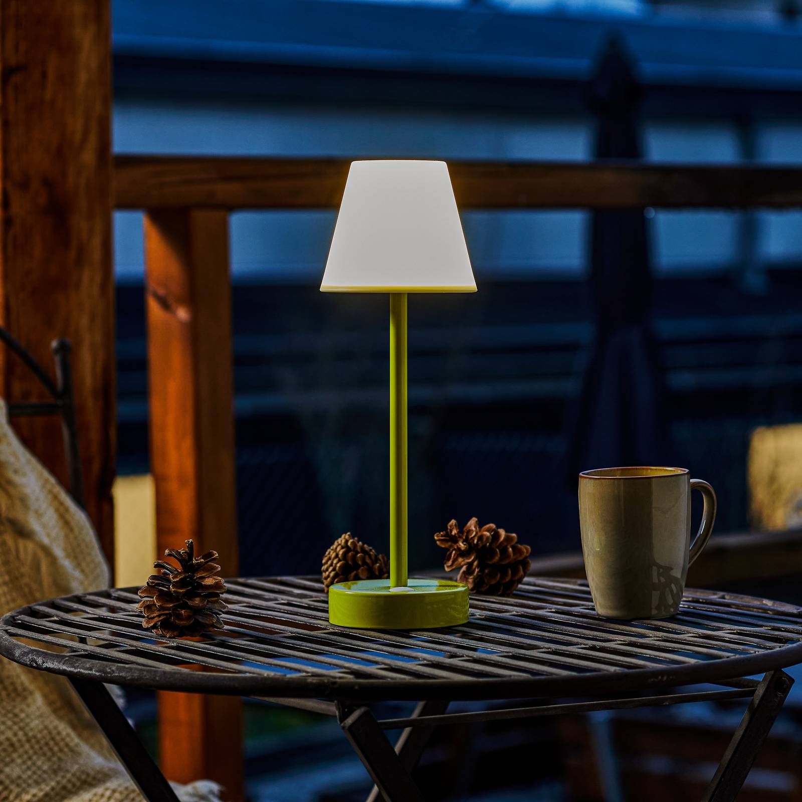 E-shop Newgarden Lola Slim stolová LED lampa batéria lime