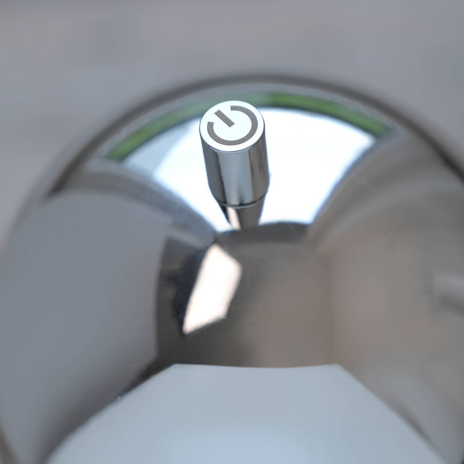 Schöner Wohnen lampa stojąca LED z akumulatorem Bellies chrom, IP54 3000 K