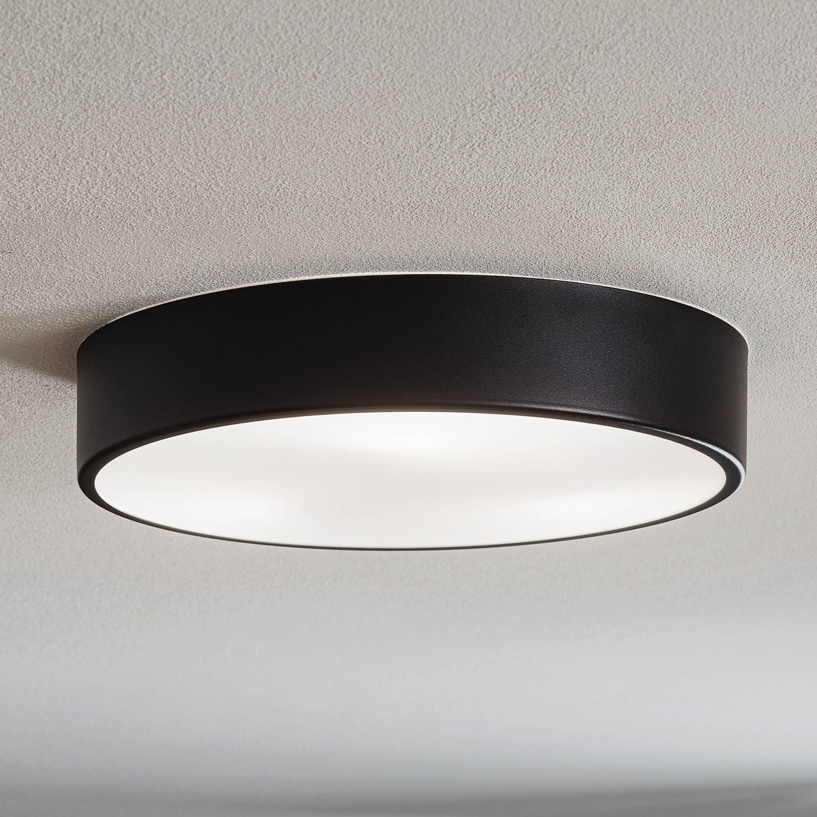 Cleo 400 ceiling light, IP54, Ø 40 cm black