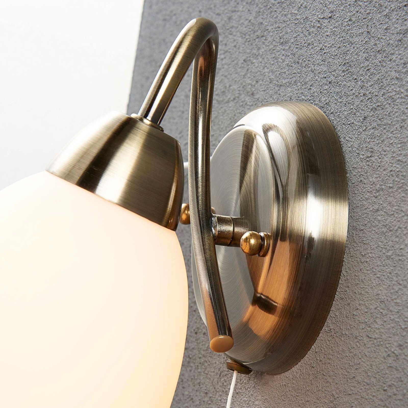 Mael Applique Murale White/Antique Brass - Lindby