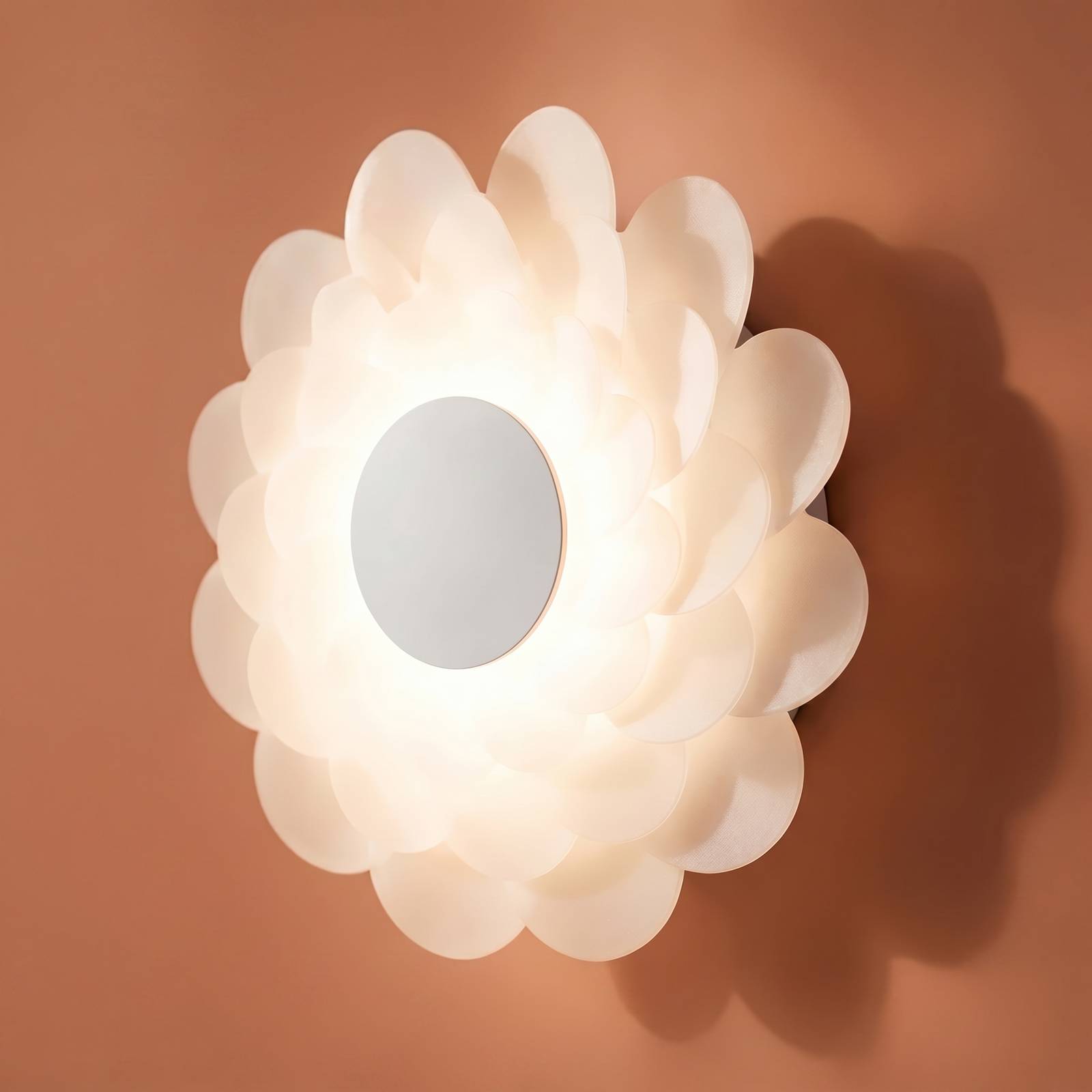 Lucande LED-væglampe Bloem, Ø 40 cm, hvid, 3-trins dæmpbar lysstyrke