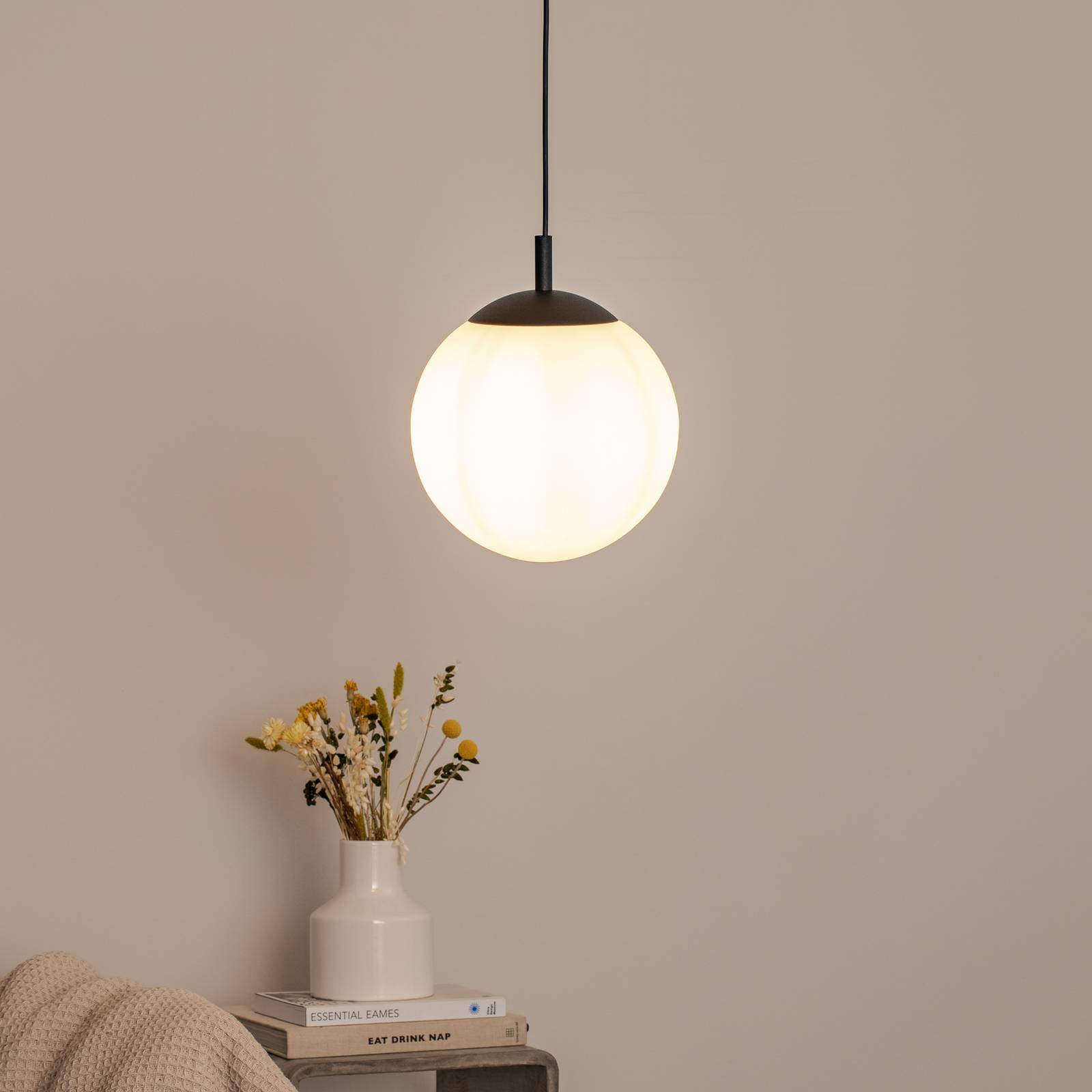 Lampa wisząca Esme, szkło opalowe, 1-punktowa, Ø 25 cm