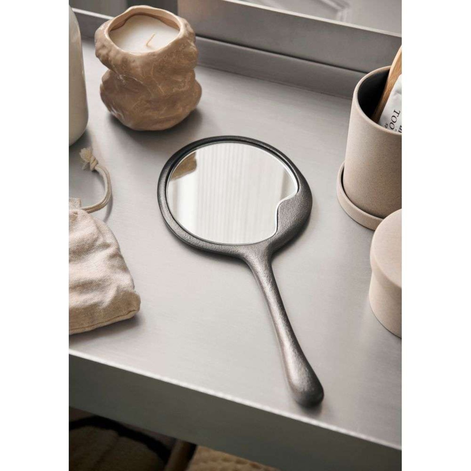 Lava Hand Mirror Blackened Aluminij - ferm LIVING