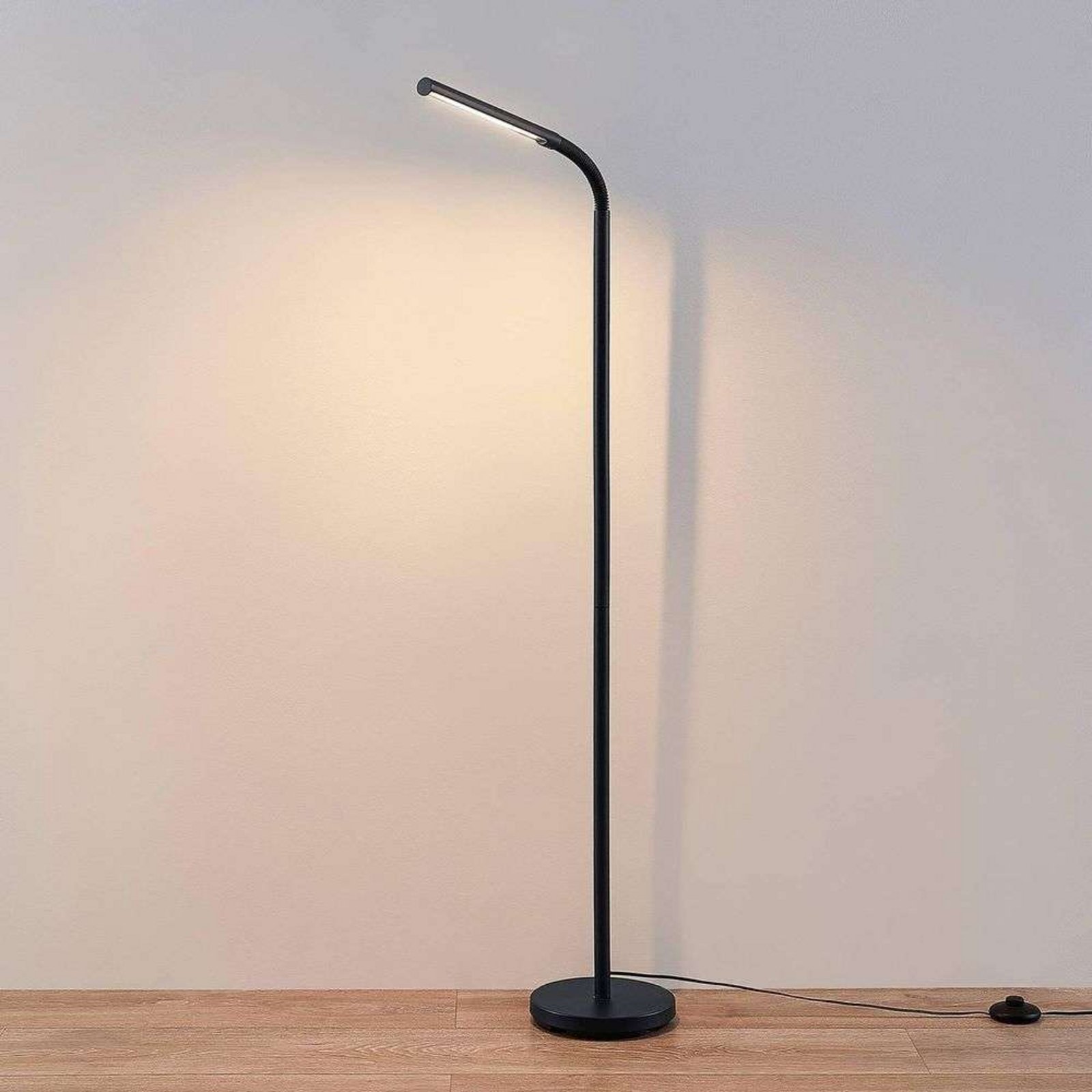 Romila LED Lampadar Black - Lindby