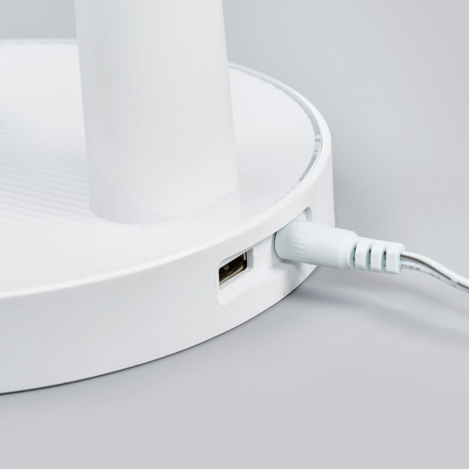 Maily hvit LED skrivebordslampe, USB tilkobling Maily hvit LED skrivebordslampe, USB tilkobling