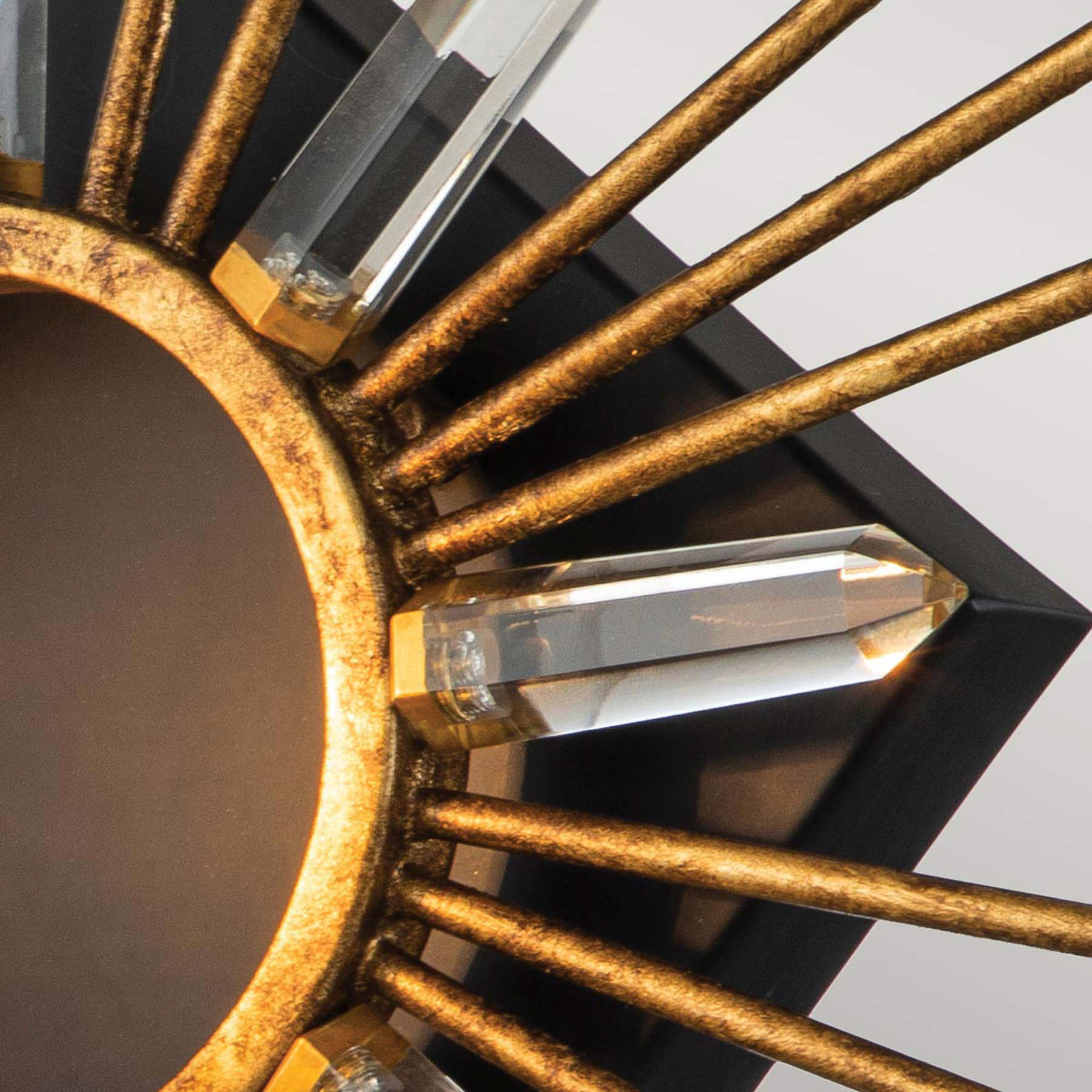 Nástenné svietidlo Sun King, povrchová úprava zlatou fóliou 