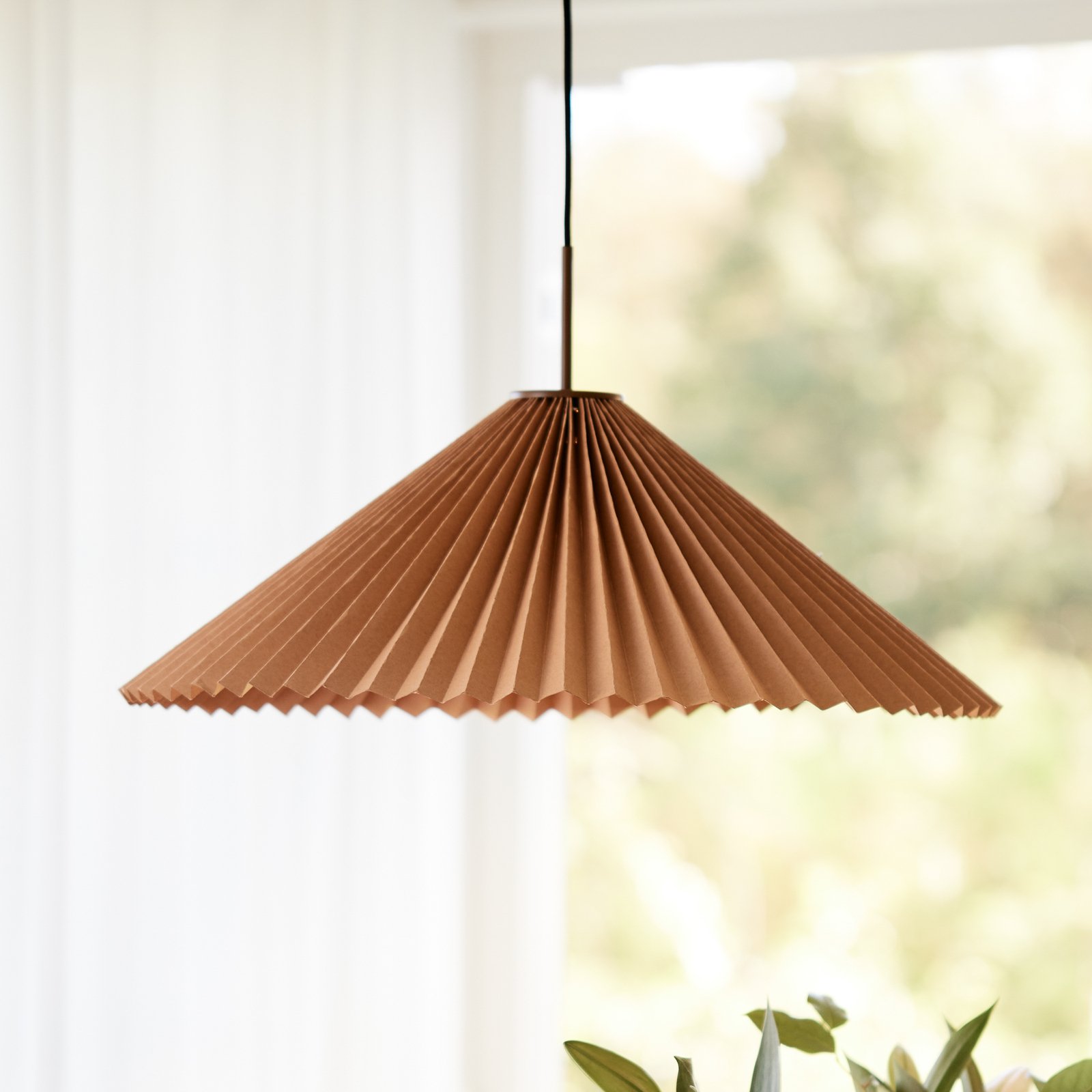 PR Home lámpara colgante Dora, Ø 60 cm, papel, marrón