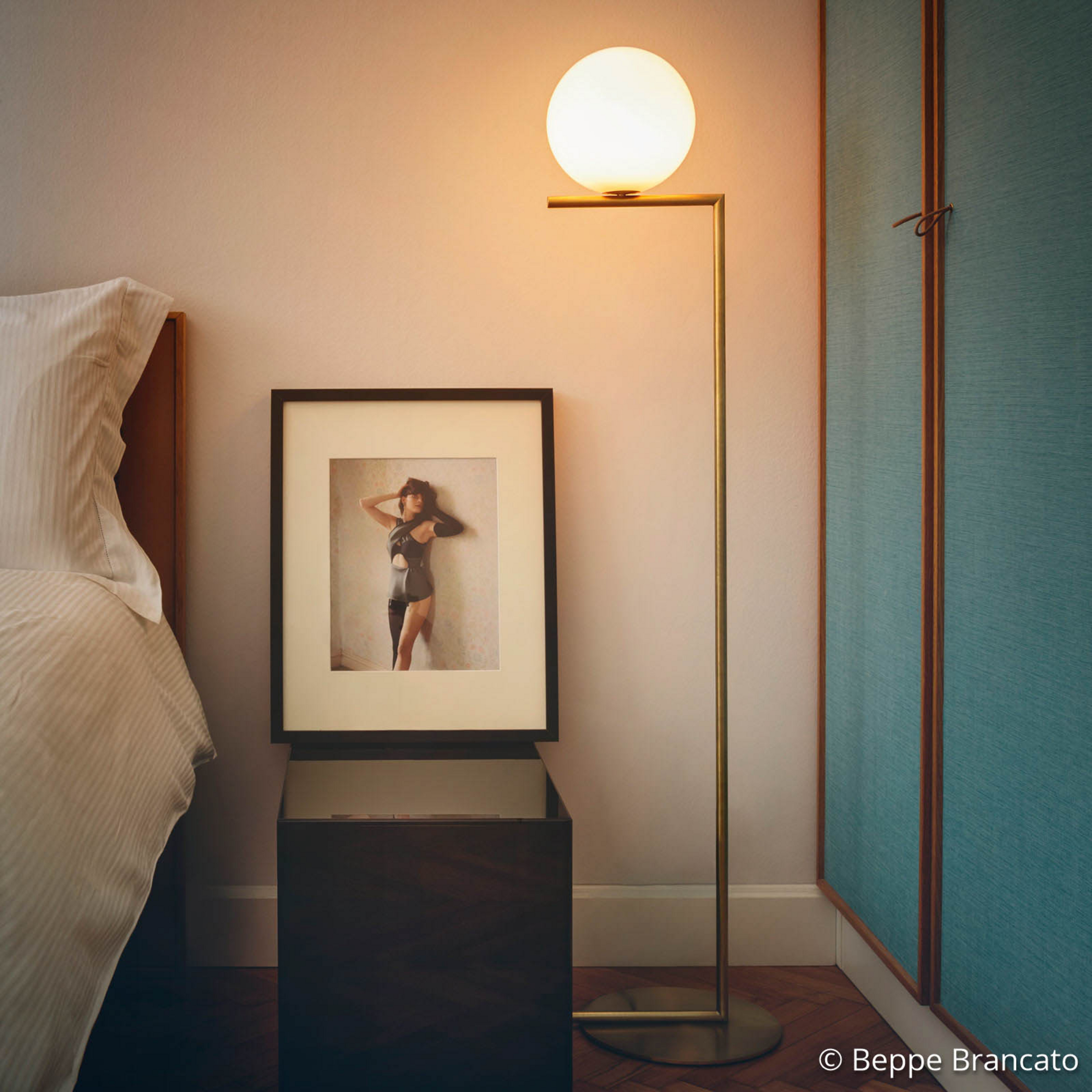 FLOS IC F1 lampe sur pied, laiton brossé