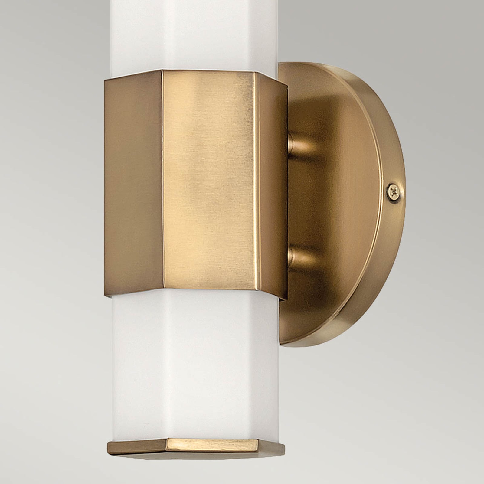 Facet Single LED-væglampe i messing, 36 cm, IP44 – Quintiesse Facet Single LED-væglampe i messing, 36 cm, IP44 – Quintiesse