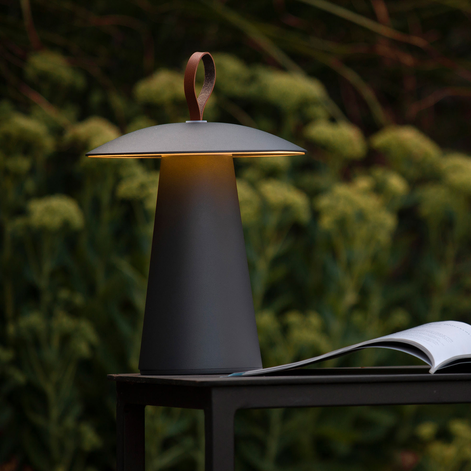 LED-Akkutischlampe La Donna, Aluminium, dimmbar
