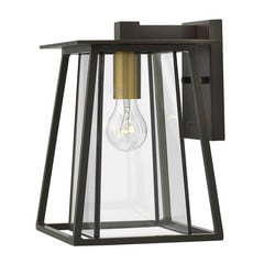 Средно голяма външна стенна лампа Walker 1-light.