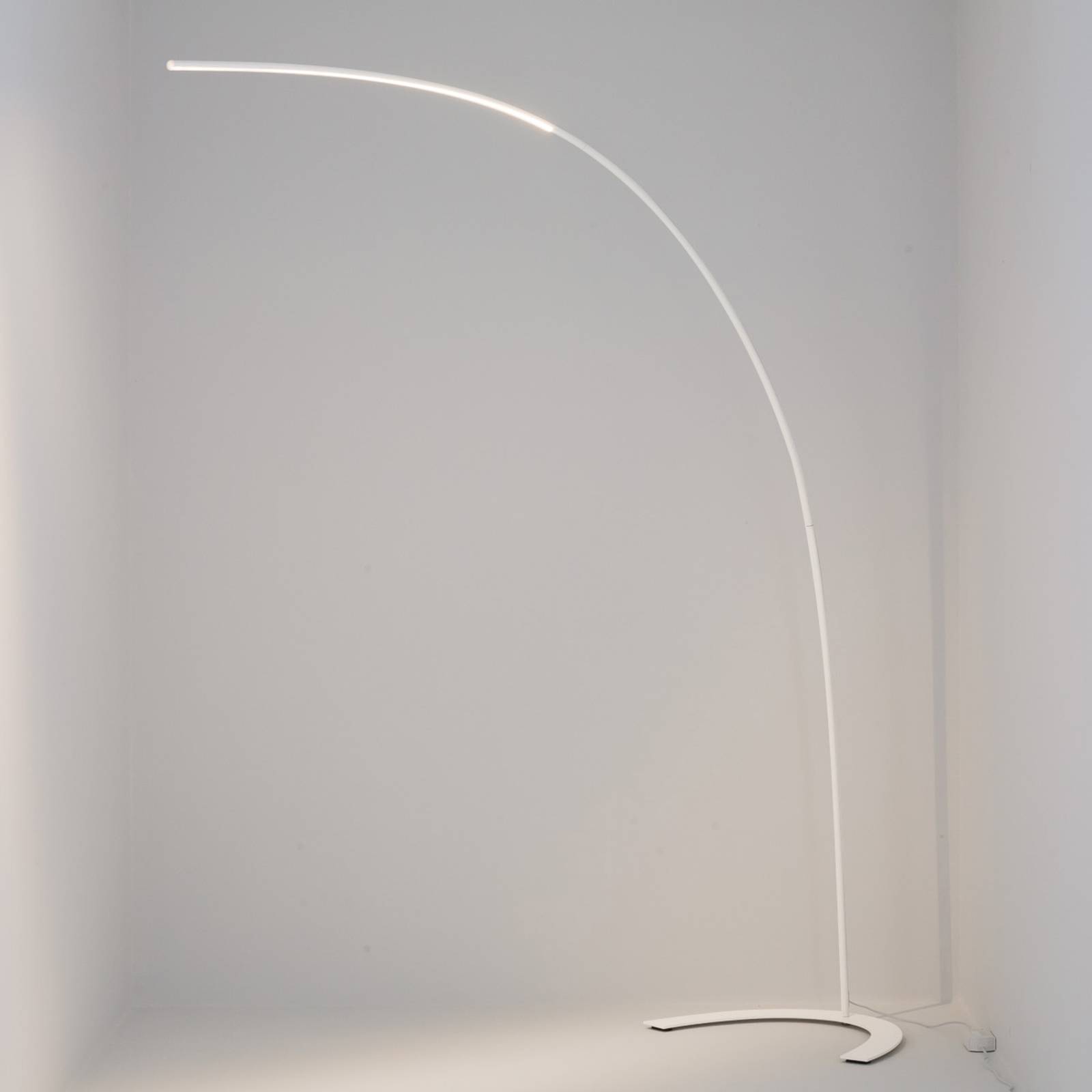 Minimalistyczna lampa stojąca LED Danua, biała