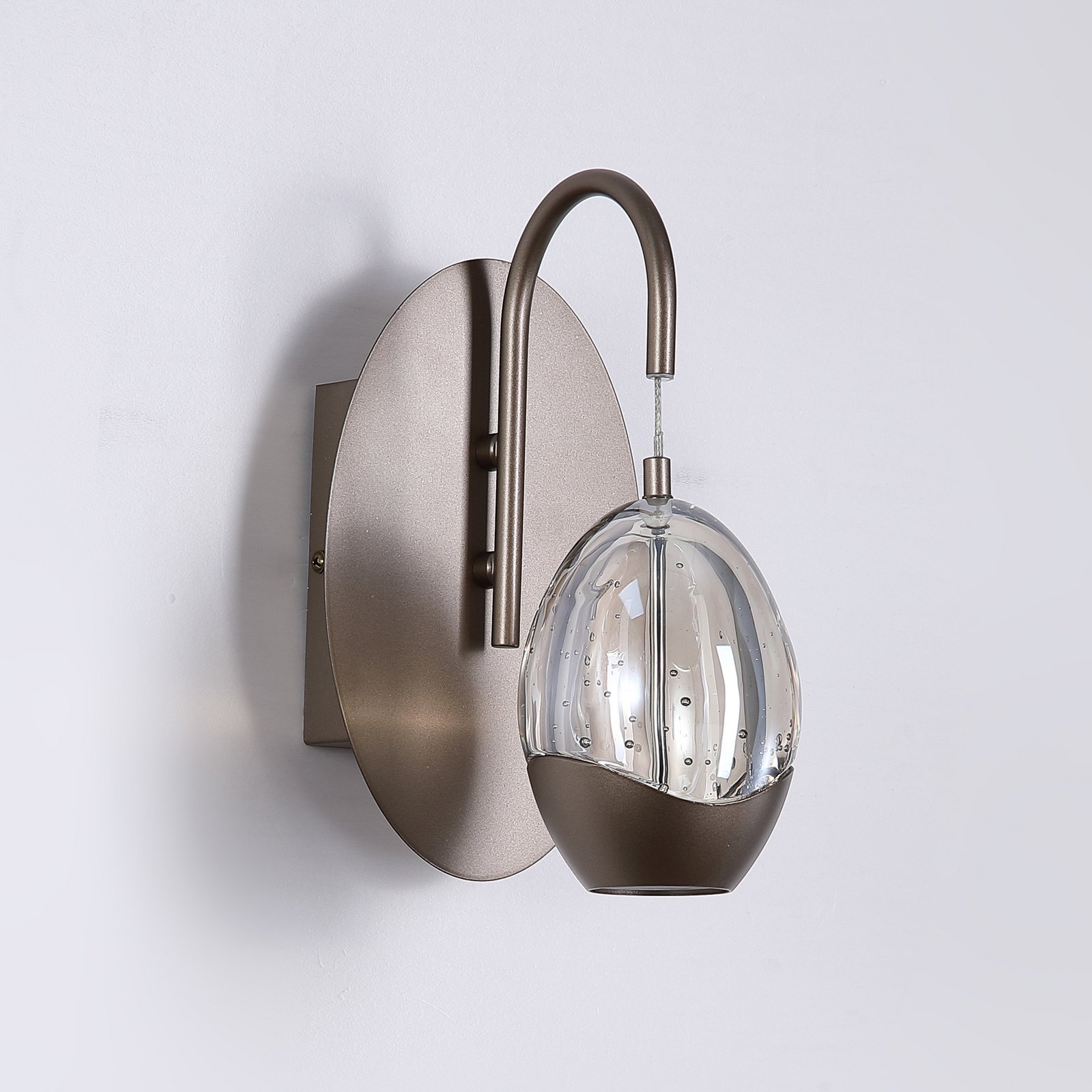 LED sienas lampa Seeds, krēmkrāsā, platums 11 cm, stikls/metāls