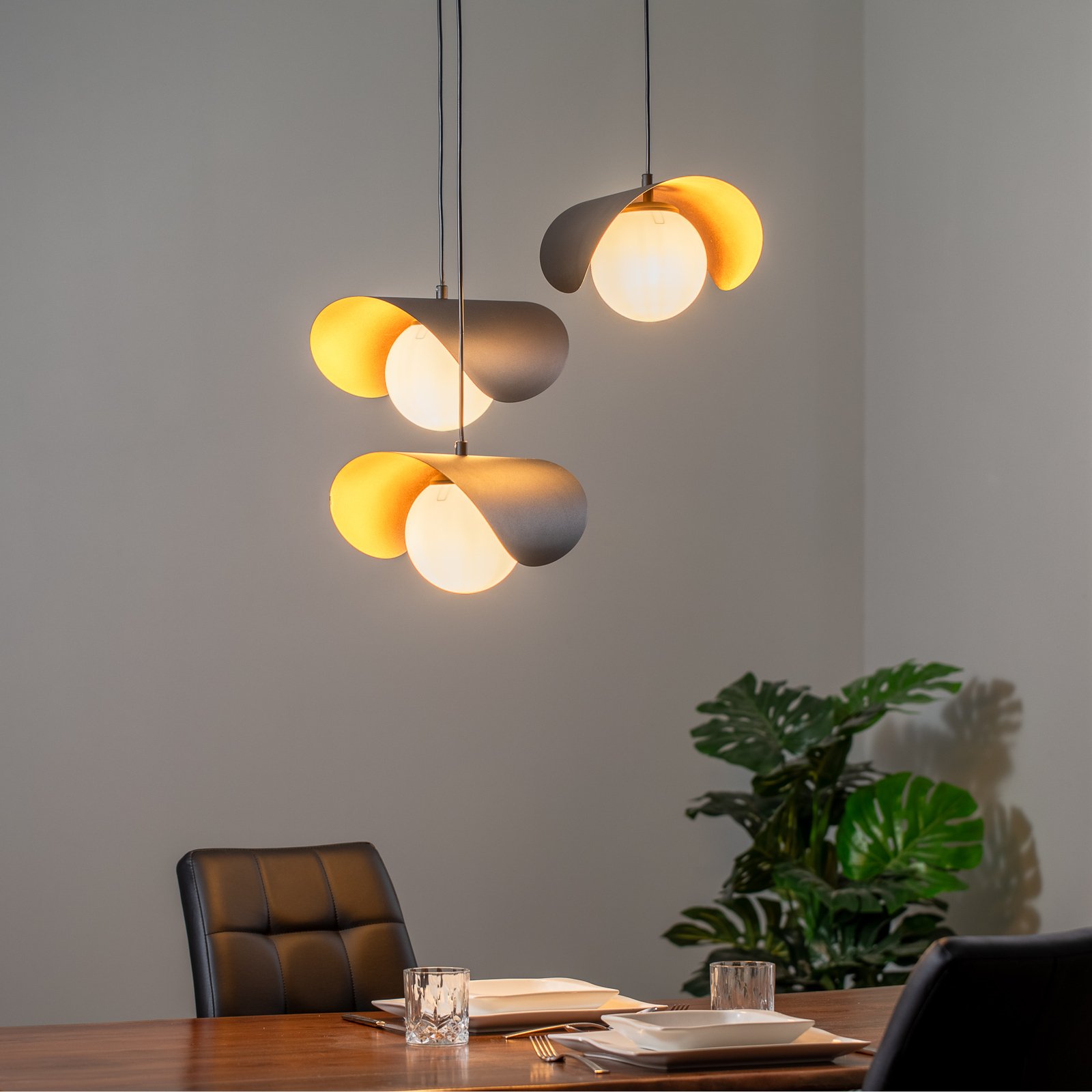 Hanglamp Vatoz 6142 3-lamps Rondell zwart opaalglas