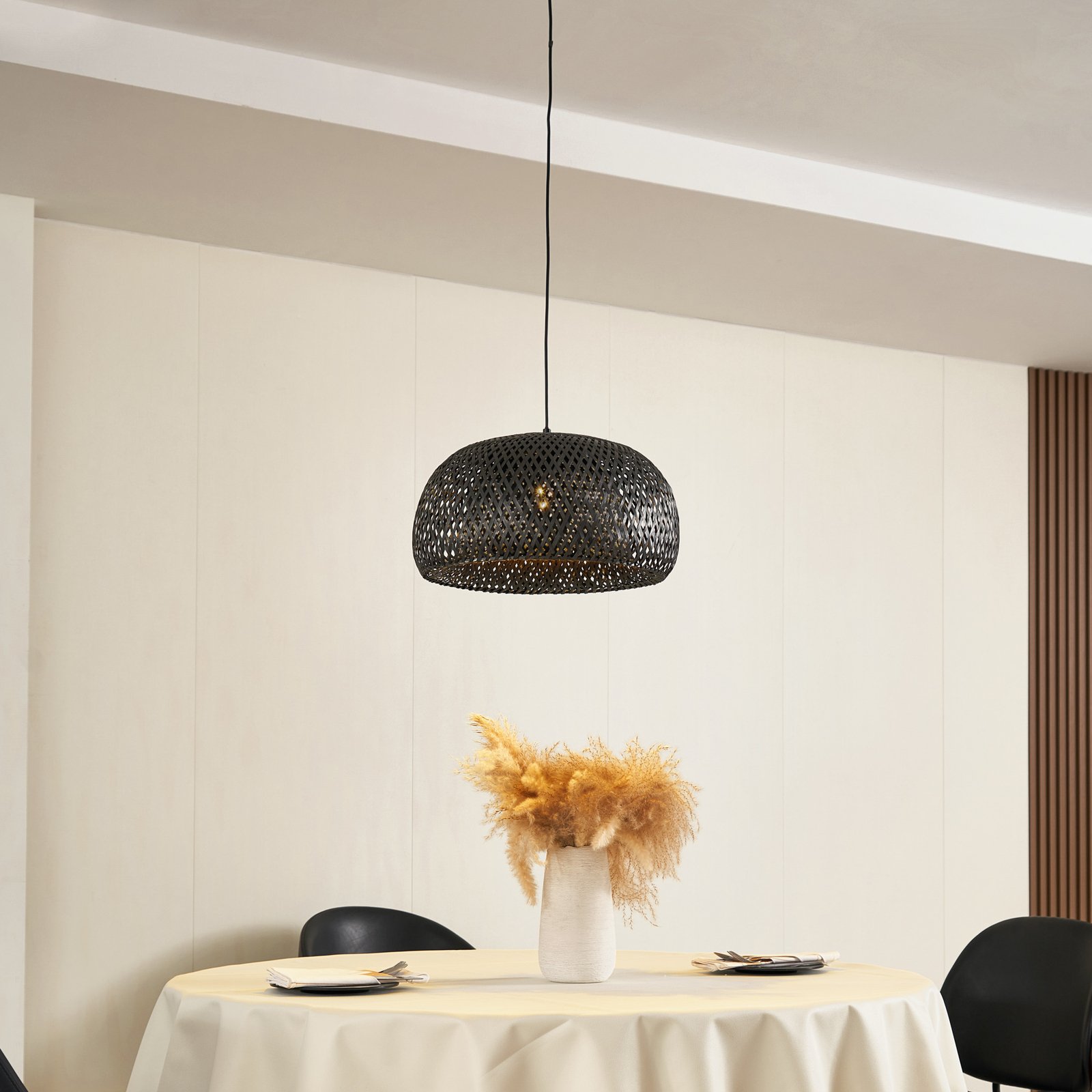 Lindby pendant light Eskil, black, bamboo, Ø 46.5 cm