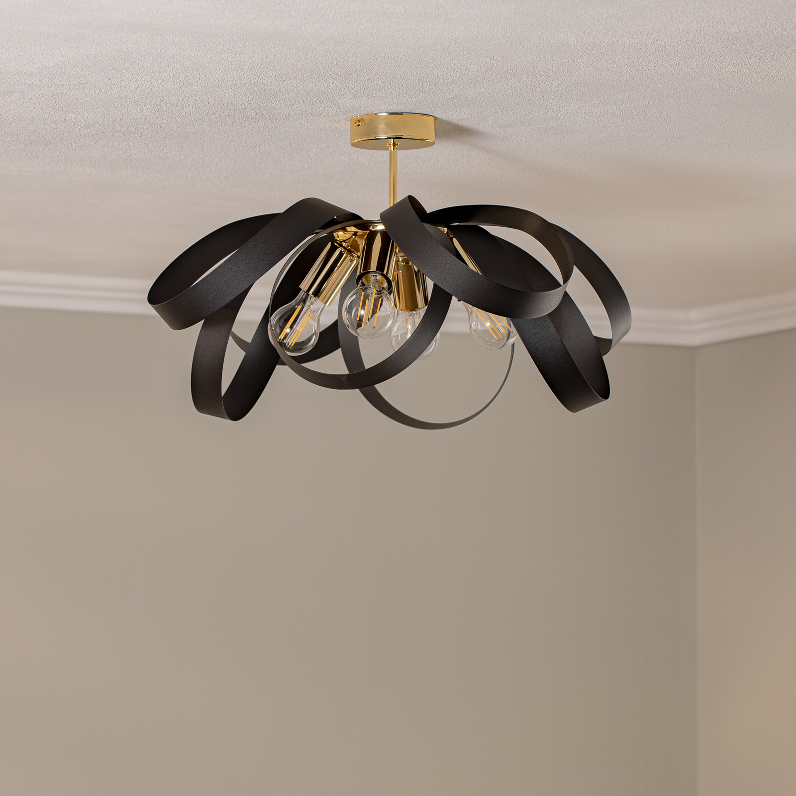 Euluna Petla ceiling light, black/gold, metal, Ø 65 cm