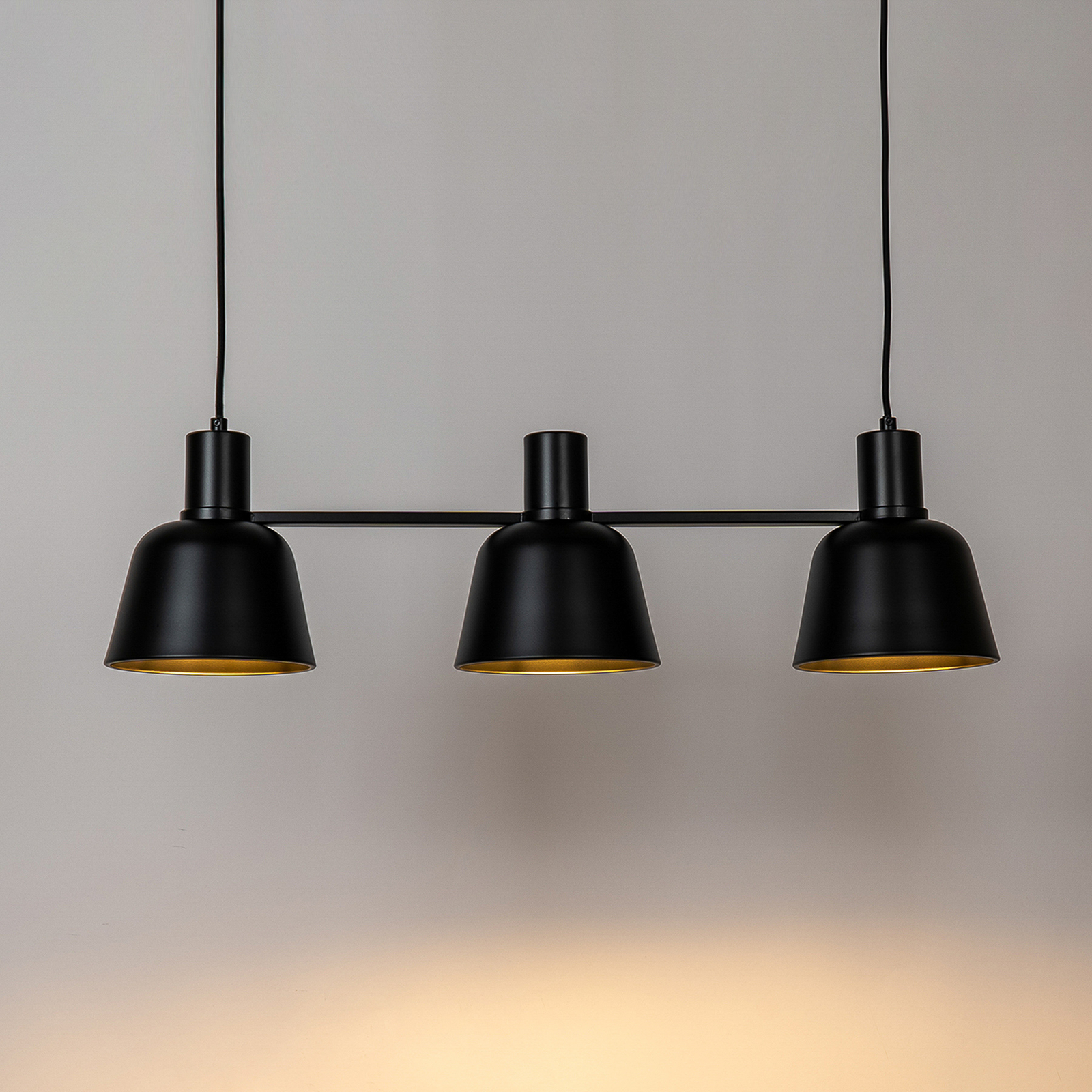 Lucande Servan suspension, noire, à trois lampes