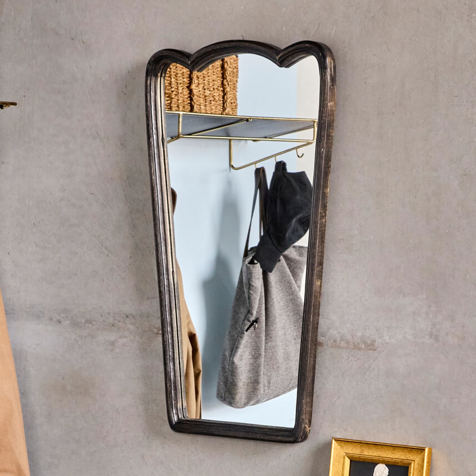 Specchio da parete HDJamp, nero, 90 x 52 cm - House Doctor