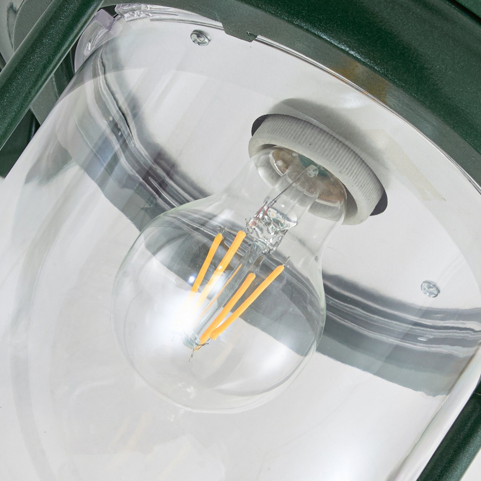 Lindby utendørs vegglampe Clint, grønn, ned, IP44