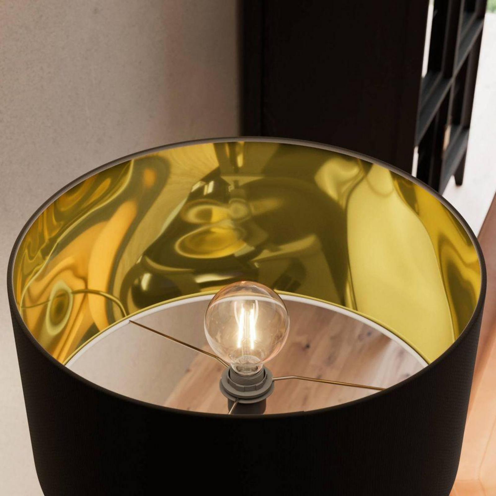 Benik Lampadar Black/Gold - Lindby