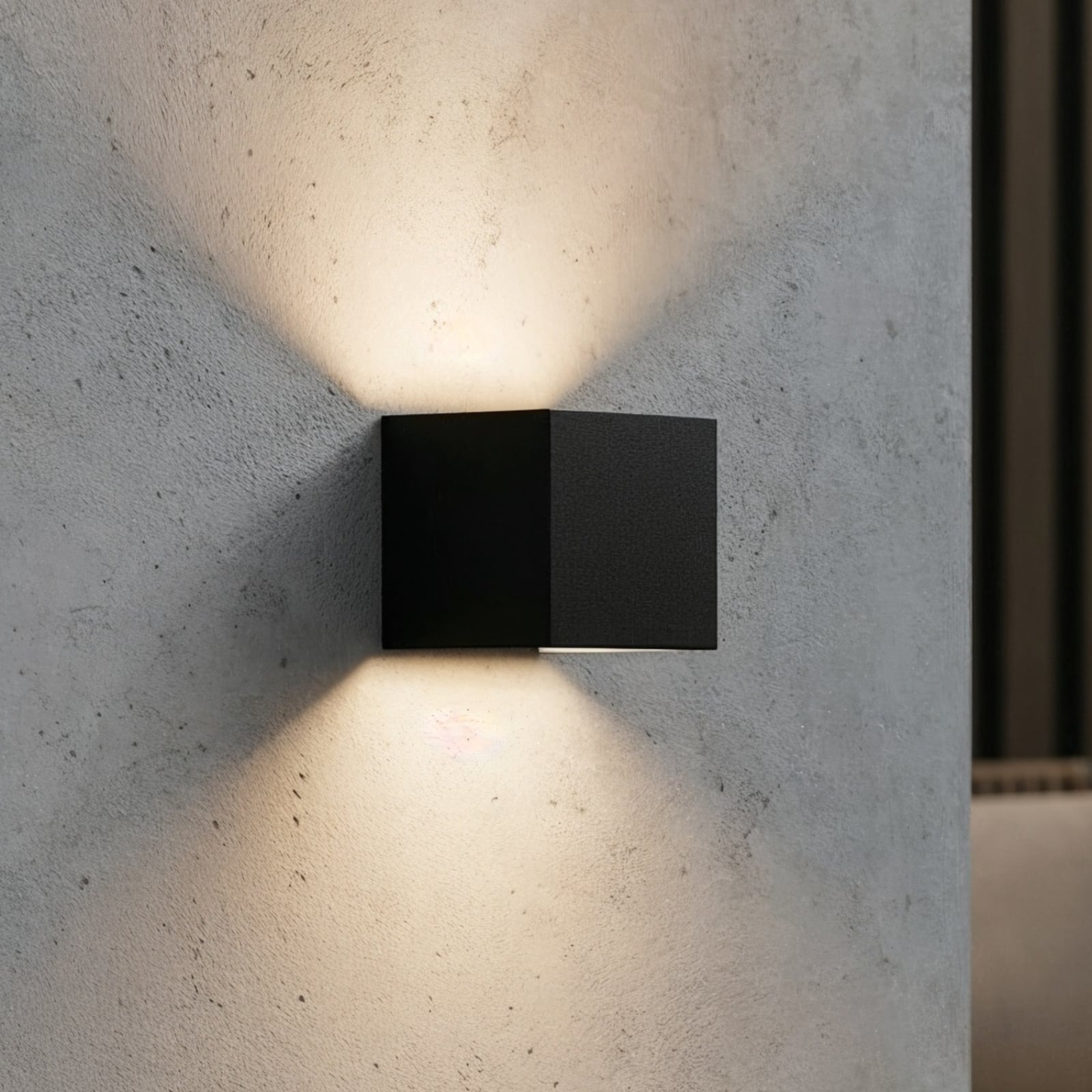 Ideal Lux utendørs vegglampe Atom, svart, 10 cm, metall