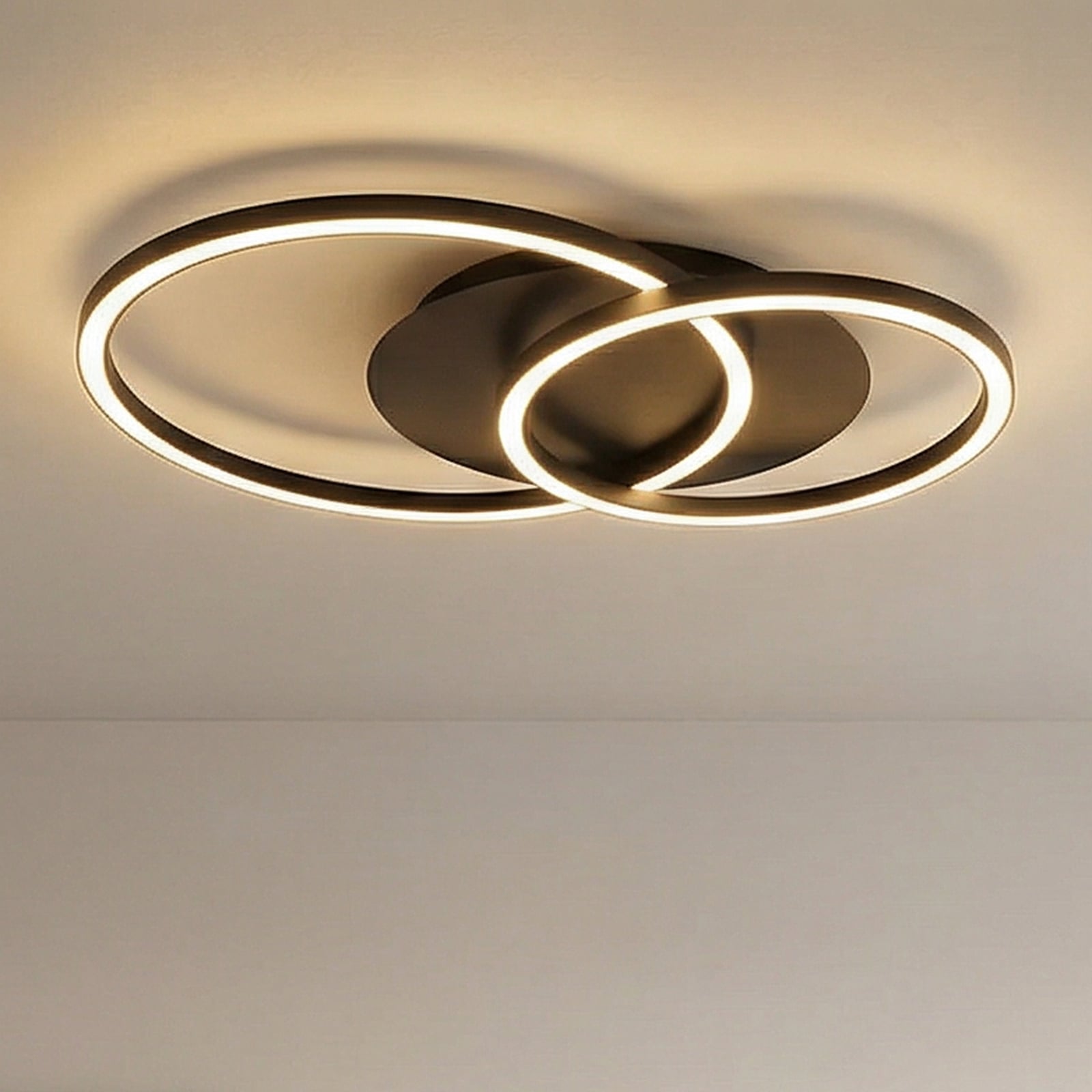 Lucande LED stropna lampa Tjado, dužina 62 cm, crna, metal