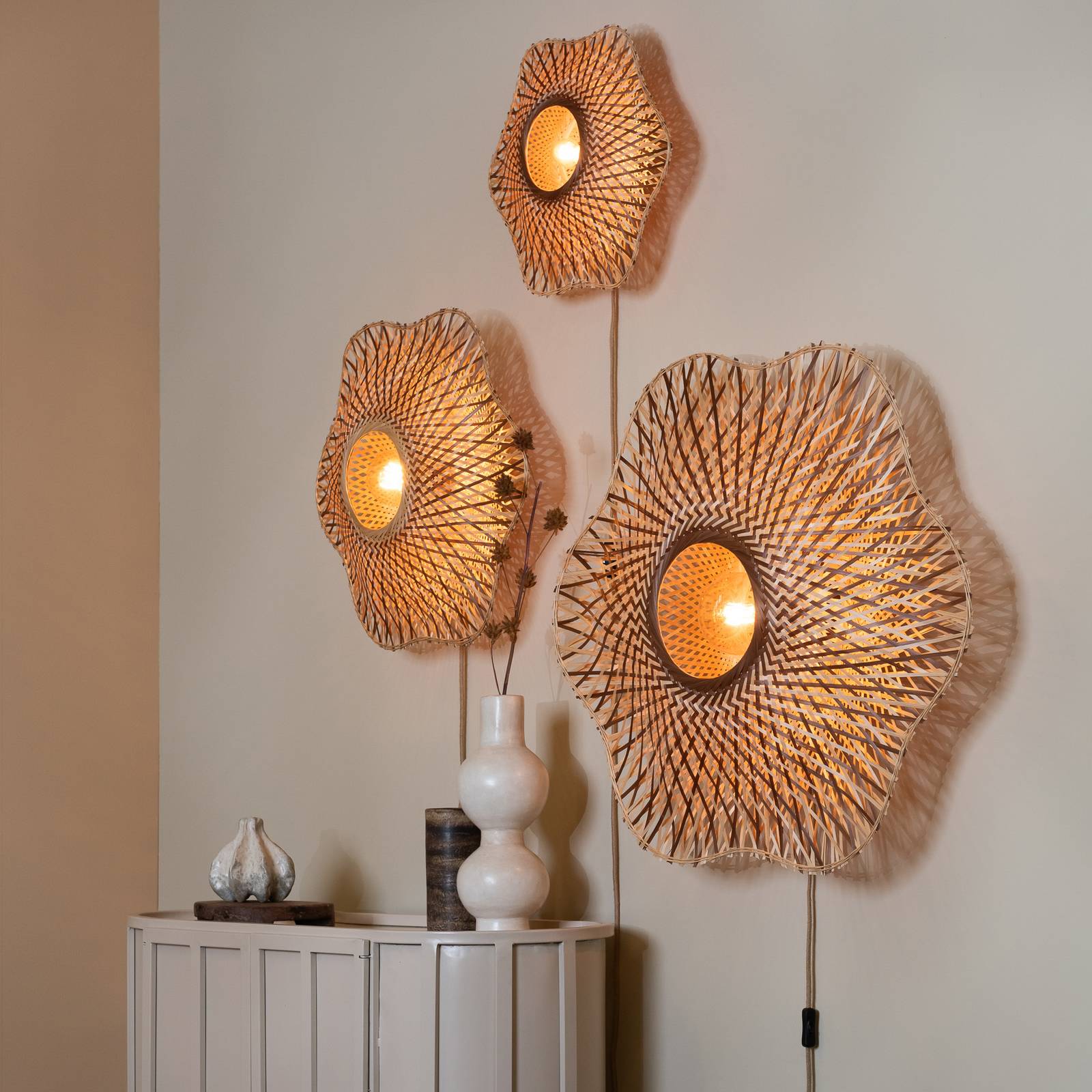 GOOD & MOJO Lampa ścienna Madura, brązowa, Ø 44 cm, wtyczka bambusowa