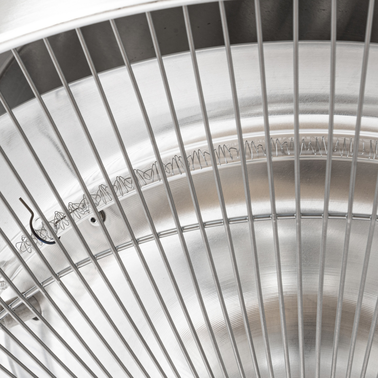Lucande Theriona hangende terrasverwarmer, zilver, Ø 42 cm, IP24